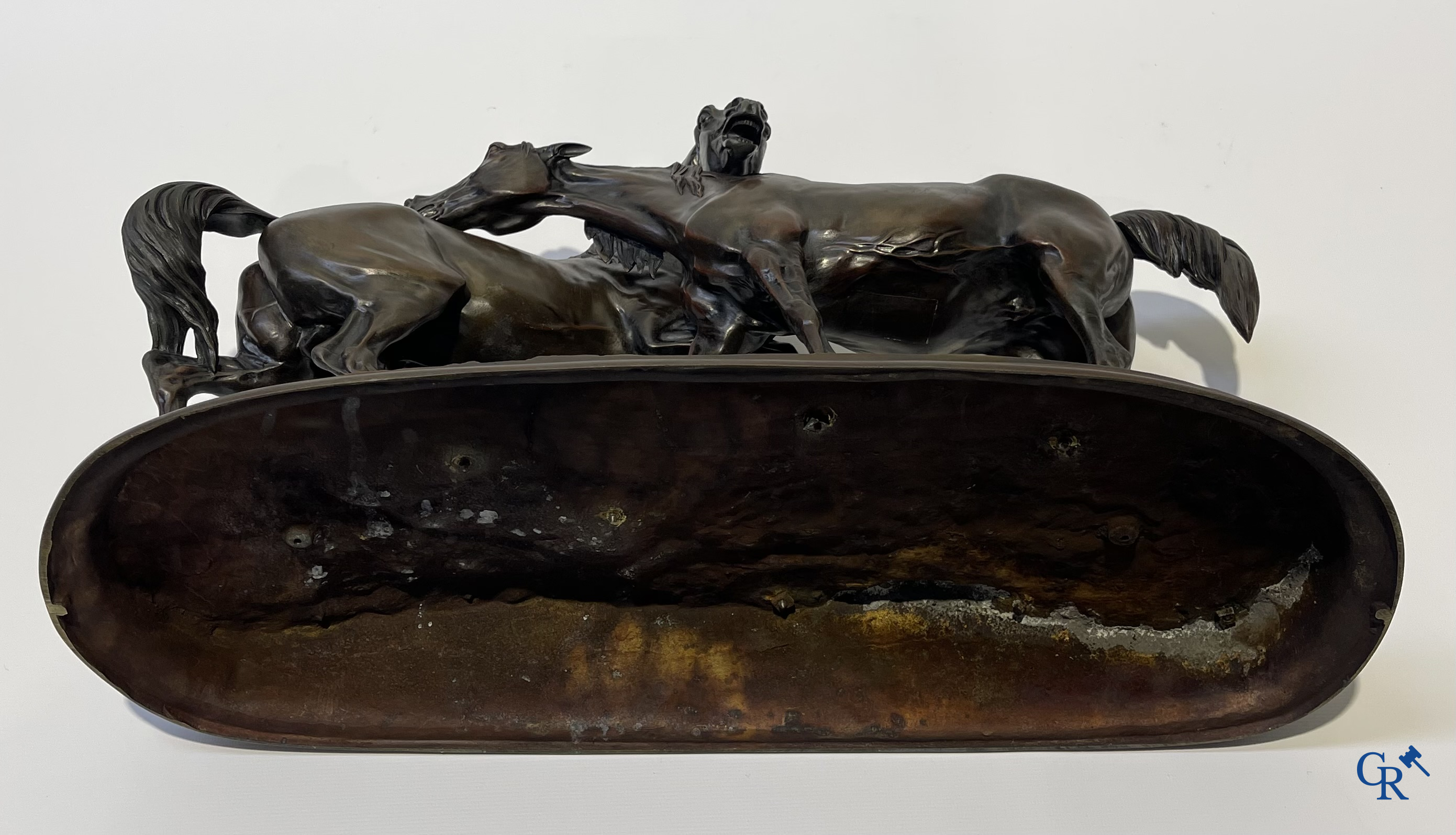 Pierre-Jules Mène (1810-1879) (Naar). L'Accolade, groep met Arabische paarden. Gesigneerd.