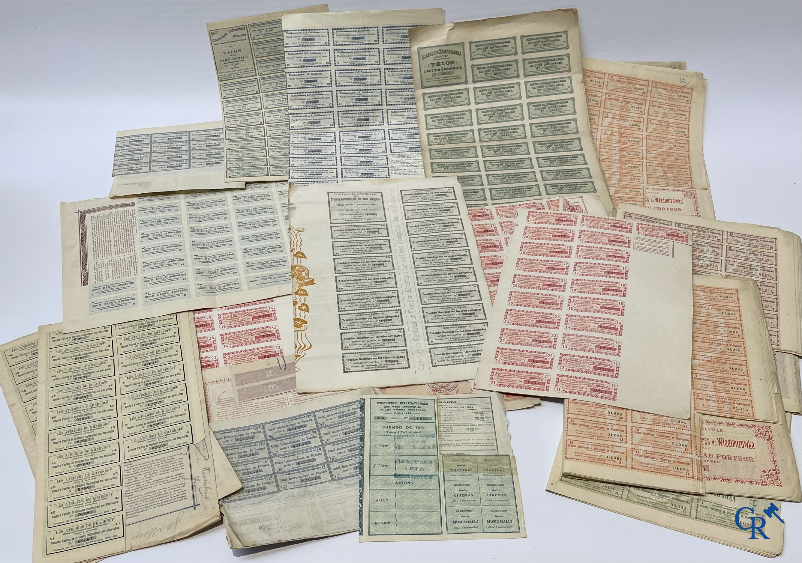 Interessant lot met oude aandelen en waardepapieren.