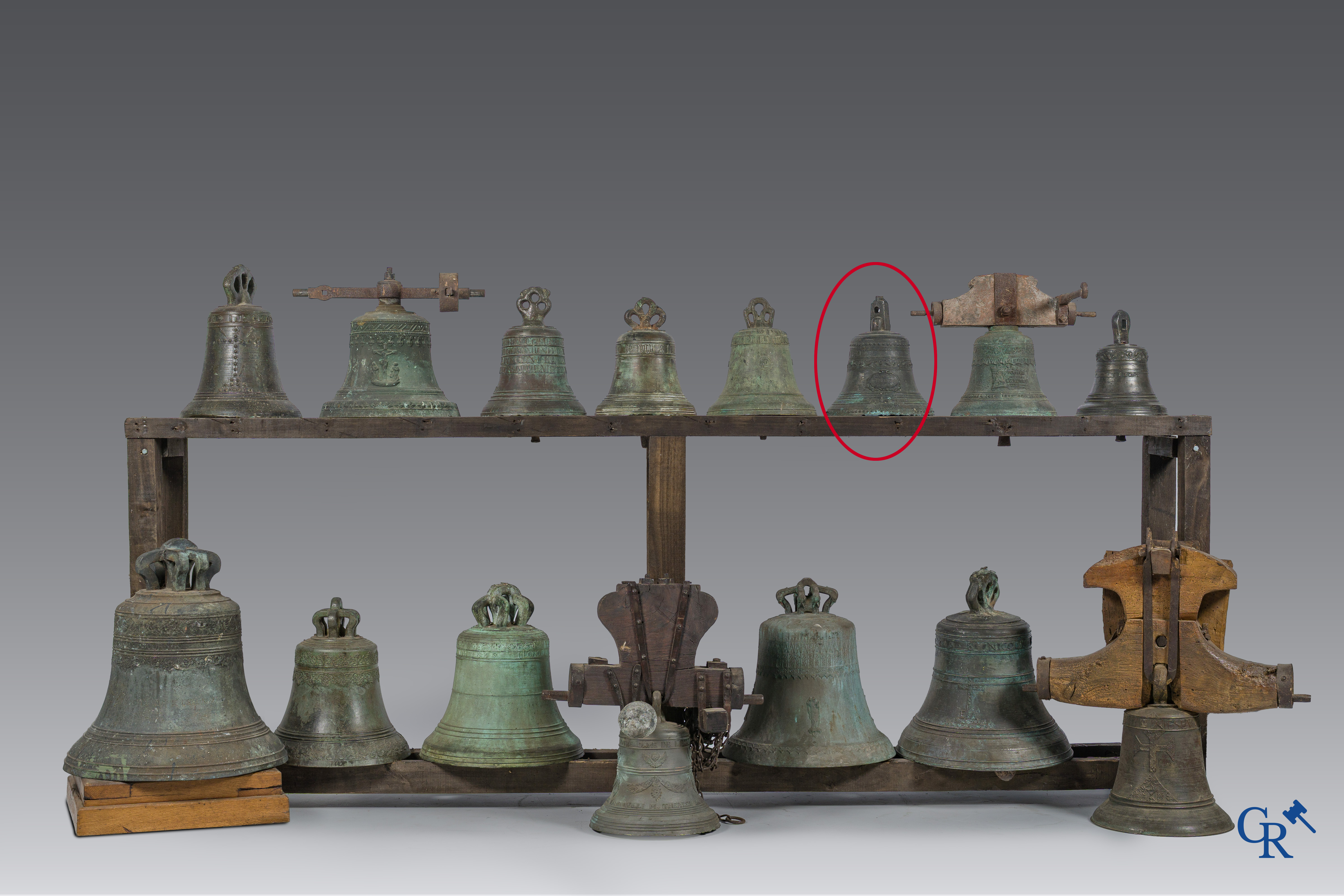 Religieuze objecten. Bronzen kerk klok of kerk bel. Fonderie de J. Goussel à Metz. Gedateerd 1860.