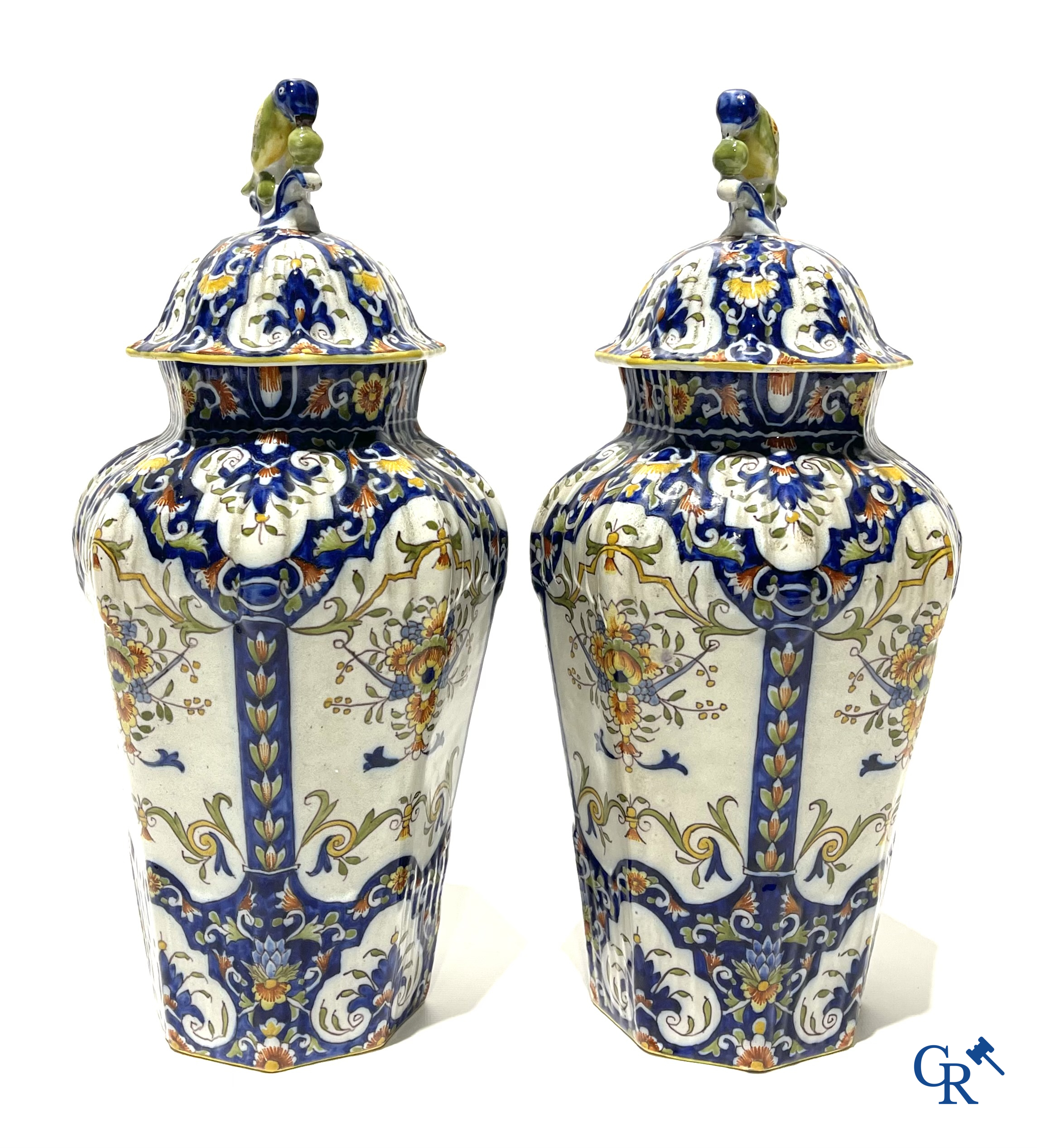 Faience of Rouen, Devres. Interesting and large lot with various polychrome pieces. 19th century.