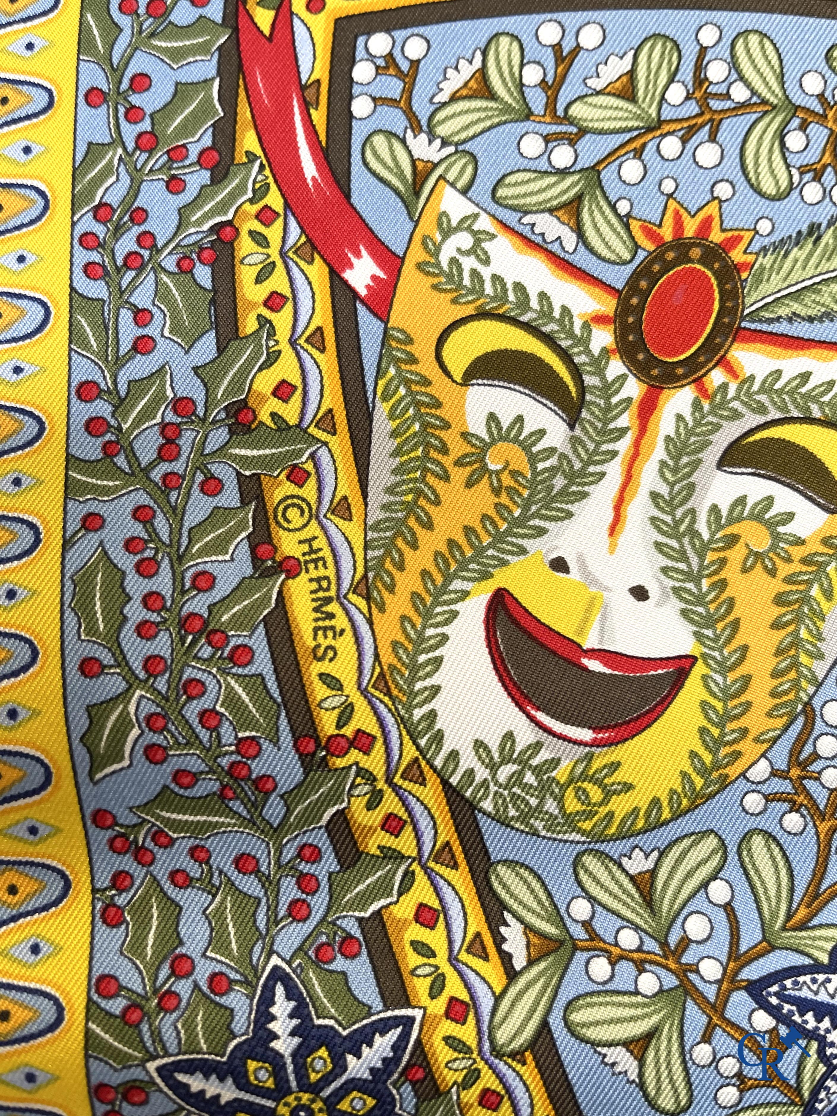 HERMES Paris. 2 Hermès sjaals in originele doos. Grand Manège, Henri d'Origny en Axis Mundi, Christine Henry.