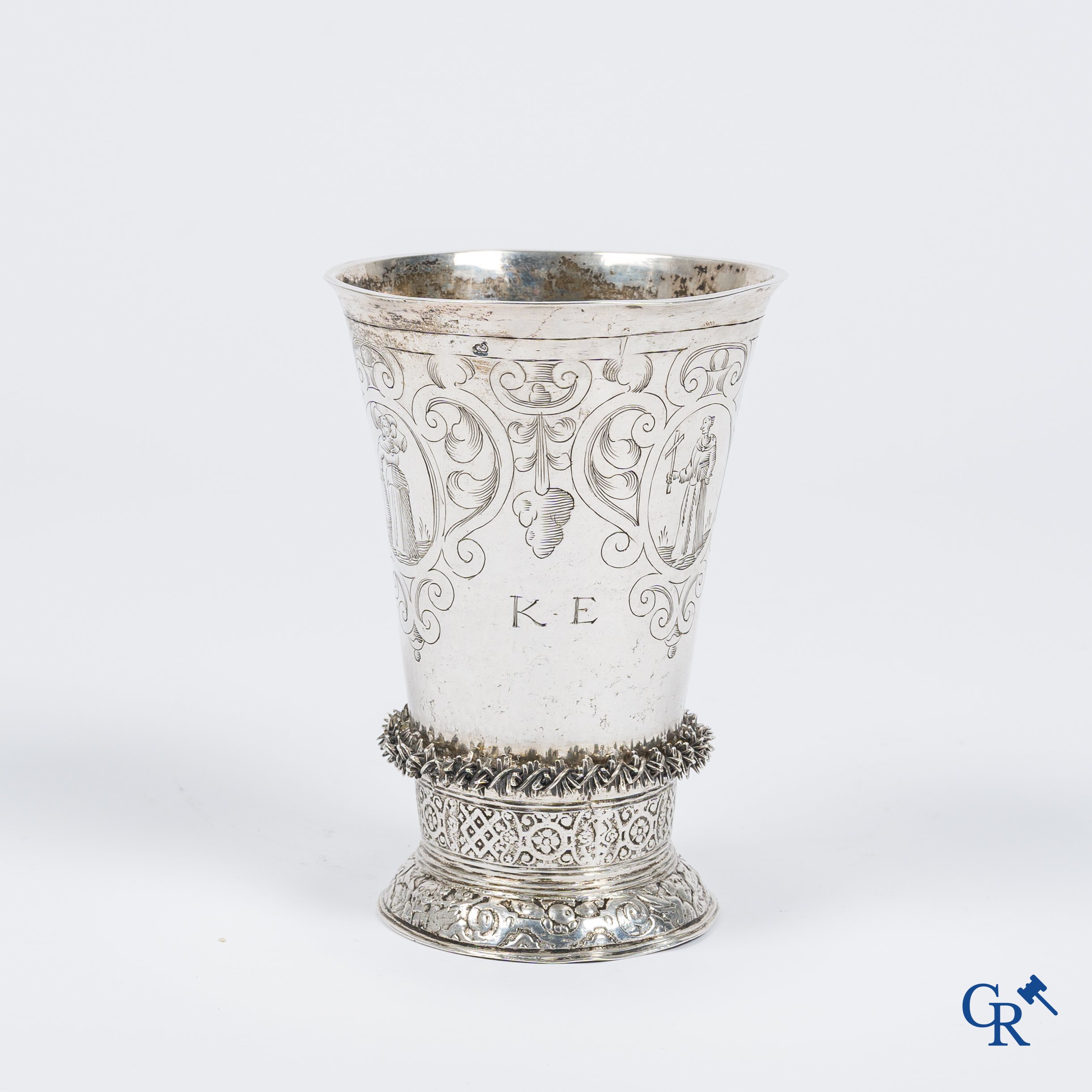Holland, 17th century. Groningen cup in silver with Thaler of Osnabrück 1633 in the bottom. 