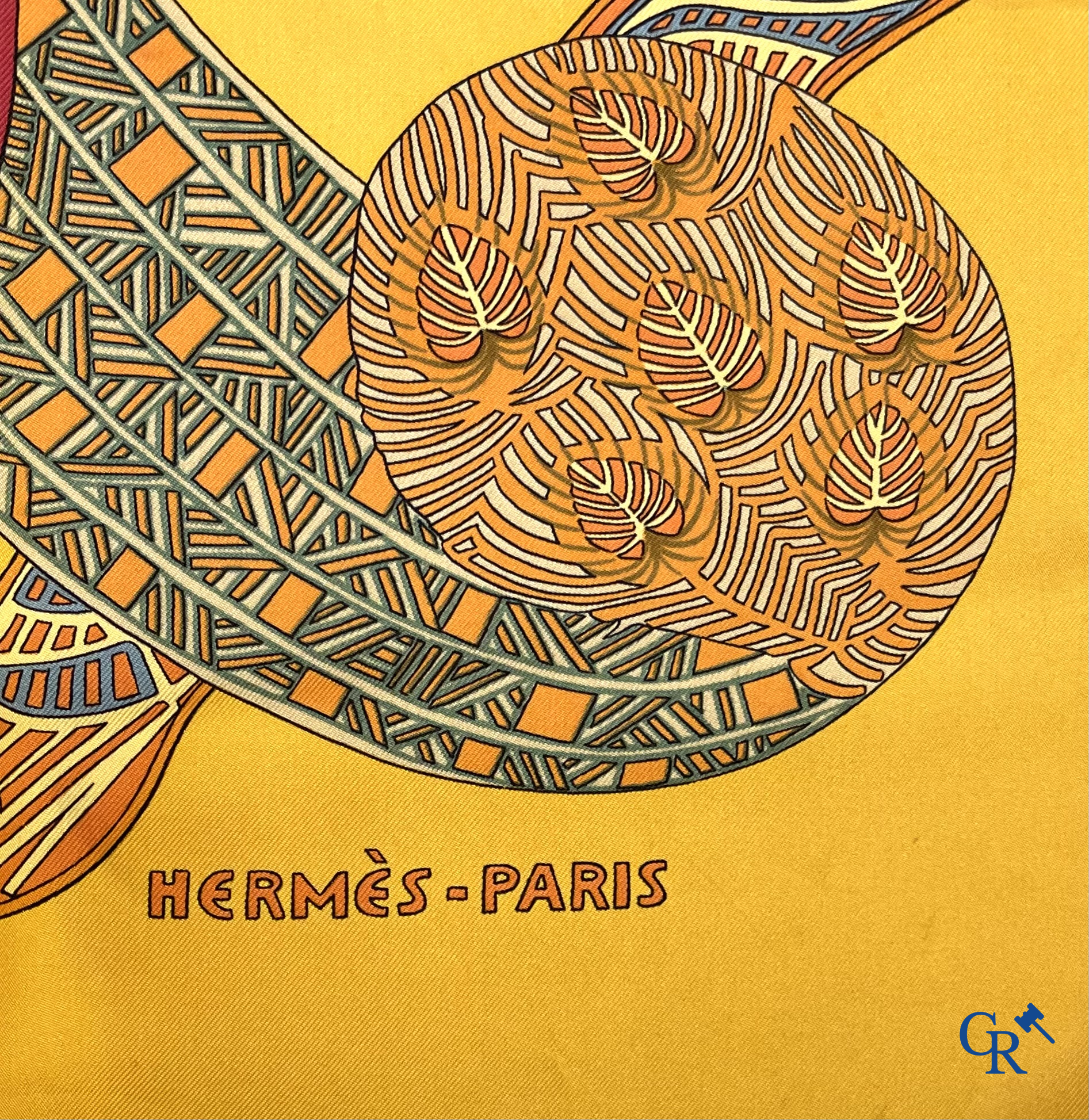 HERMES Paris. 2 Hermès dassen in originele doos en 2 sjaals. Ombrelles et Parapluies en Art des Steppes.