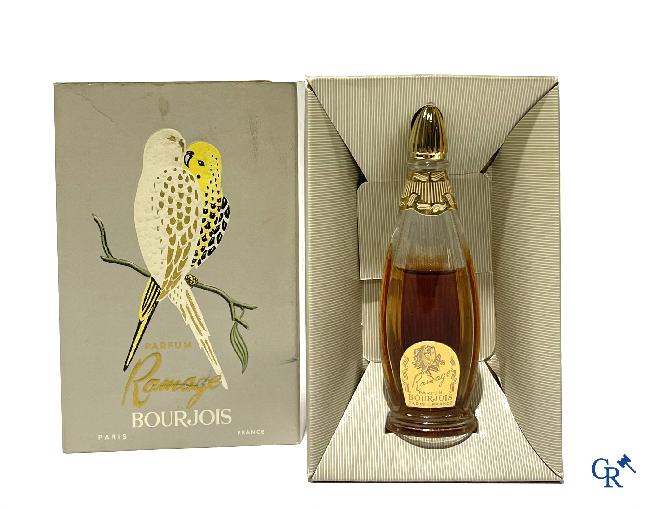 Art deco. Lot van 7 parfumflessen waarvan enkele in de originele doos. Jaren '30 tot '50. Bourjois en Roger & Gallet.