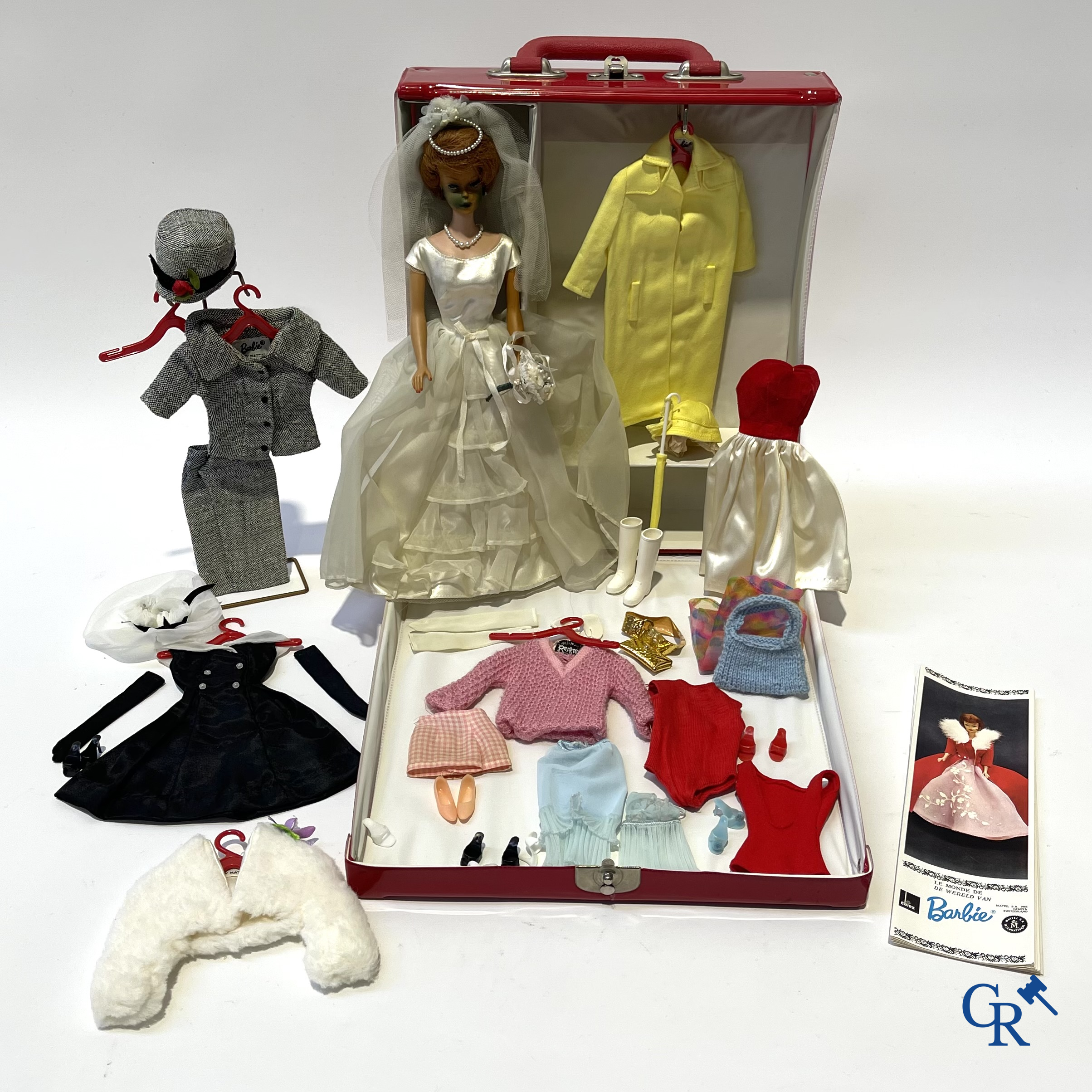 Old Toys. Mattel, a great lot of dolls and attributes. Barbie, Ricky, Skipper, Ken etc. 1960's and later.