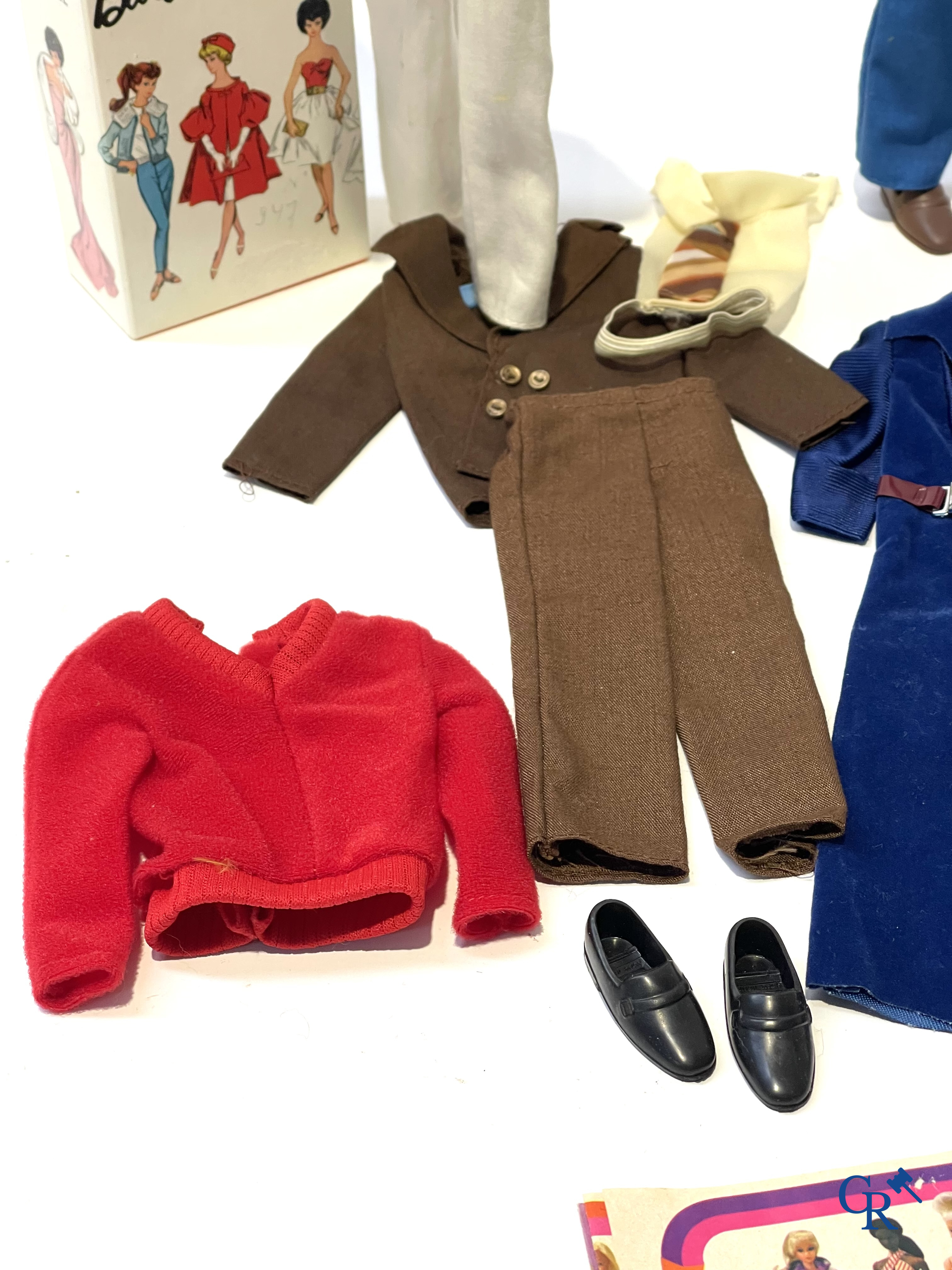 Old Toys. Mattel, a great lot of dolls and attributes. Barbie, Ricky, Skipper, Ken etc. 1960's and later.