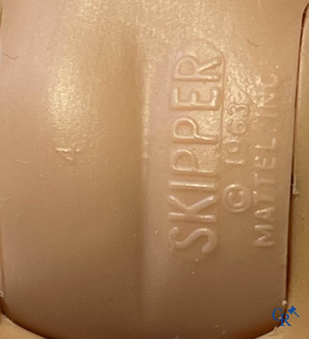 Old Toys. Mattel, a great lot of dolls and attributes. Barbie, Ricky, Skipper, Ken etc. 1960's and later.