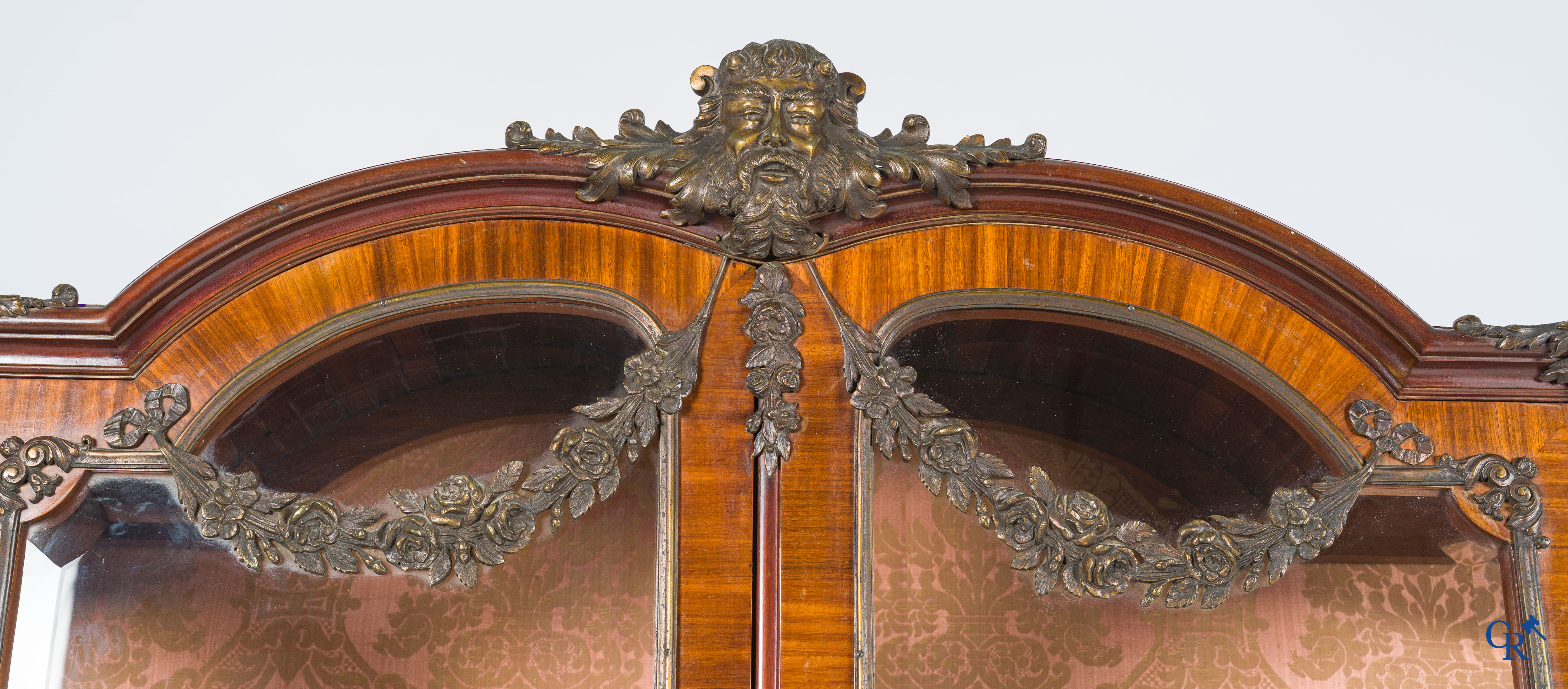 Exceptional silver display vitrine in mahogany veneer and bronze mounts. Napoleon III style. Circa 1900.