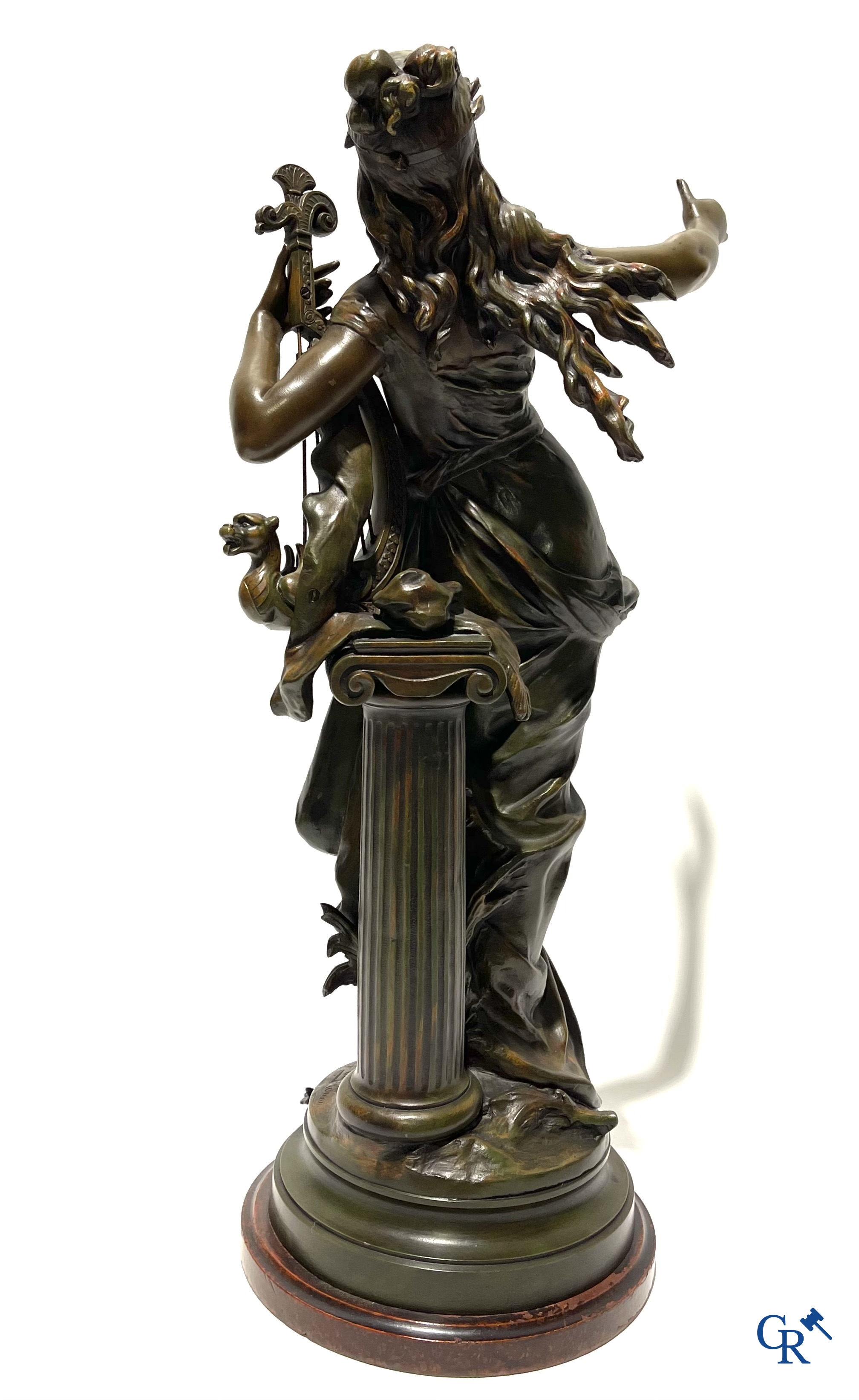 Auguste Moreau. La Pensée. Groot beeld in gepolychromeerd kunstbrons. Circa 1900.