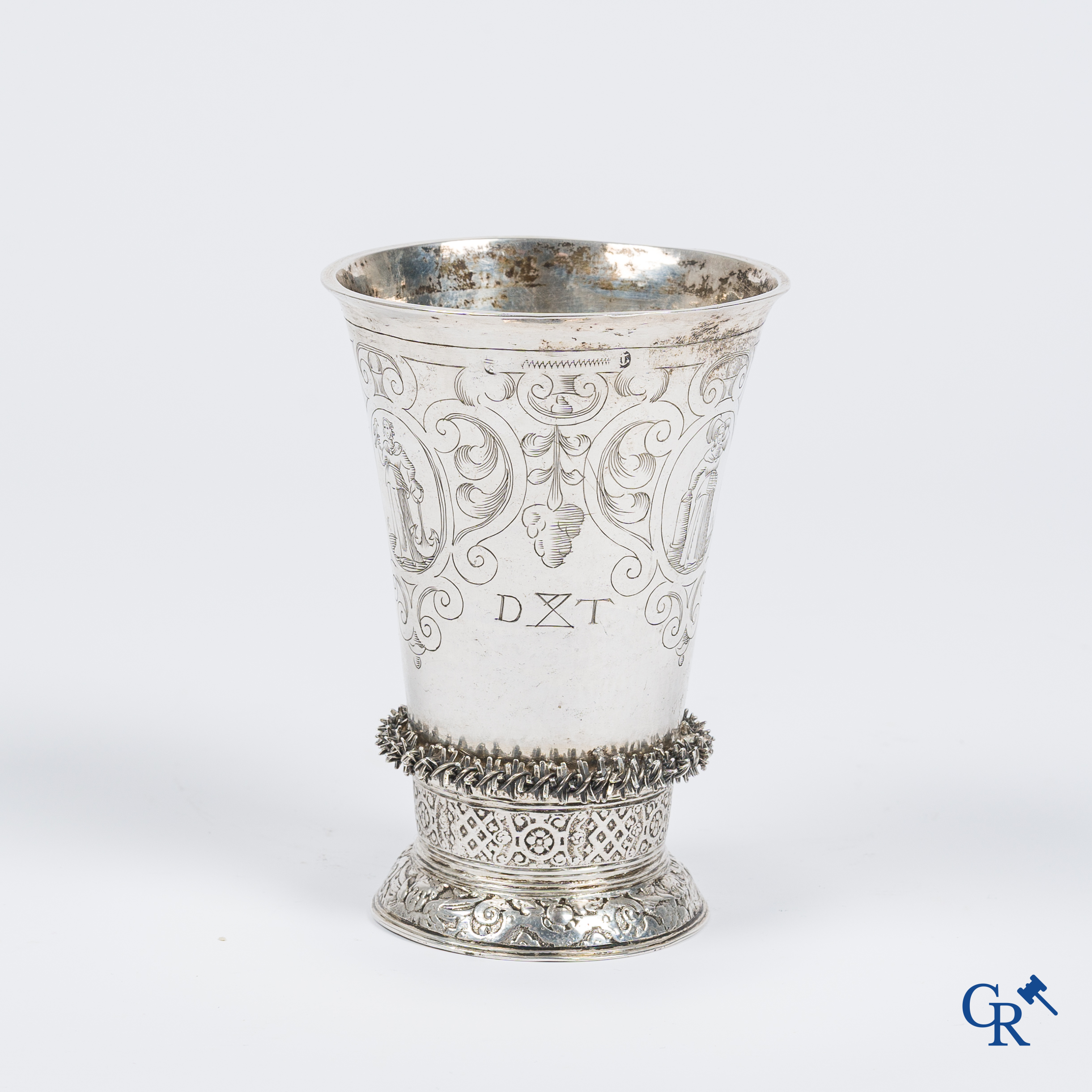 Holland, 17th century. Groningen cup in silver with Thaler of Osnabrück 1633 in the bottom. 