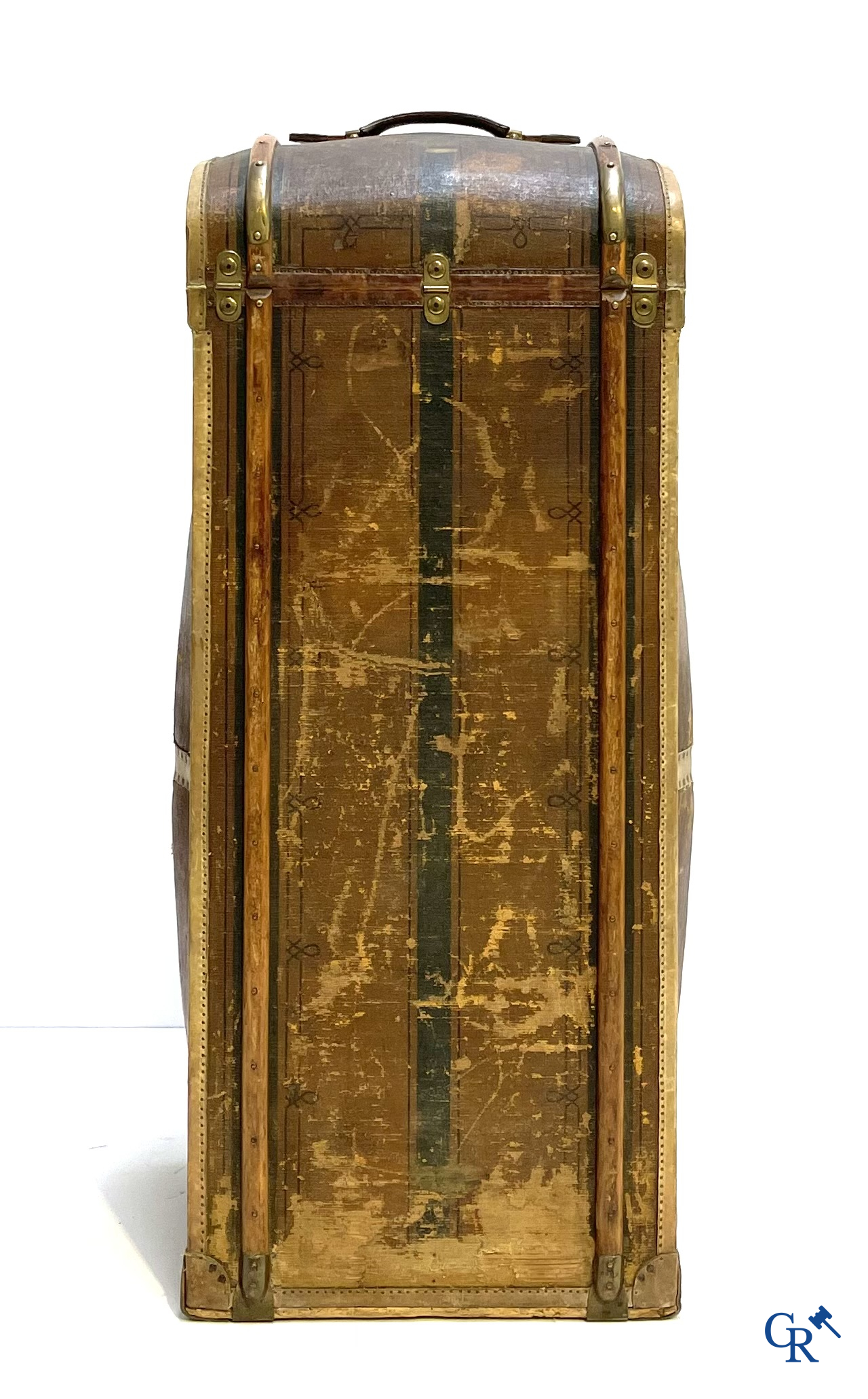 Antieke koffer. Buitengewone grote reiskoffer met dressing. Meerdere schuiven en opbergvakken. Circa 1900.