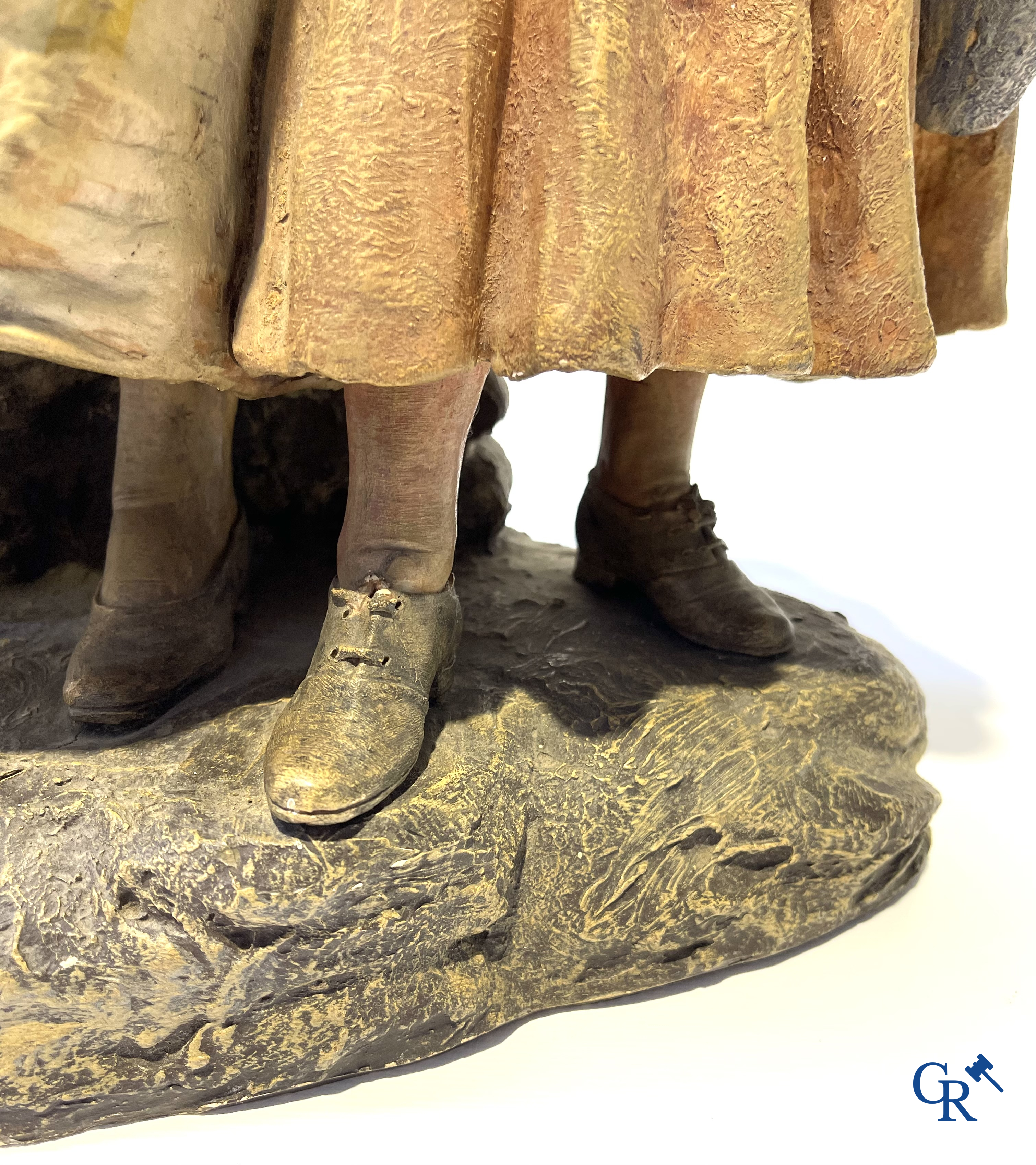 Friedrich Goldscheider Wien. Groot terra cotta beeld, de waterdraagsters. Gesigneerd G. Tole, circa 1910.