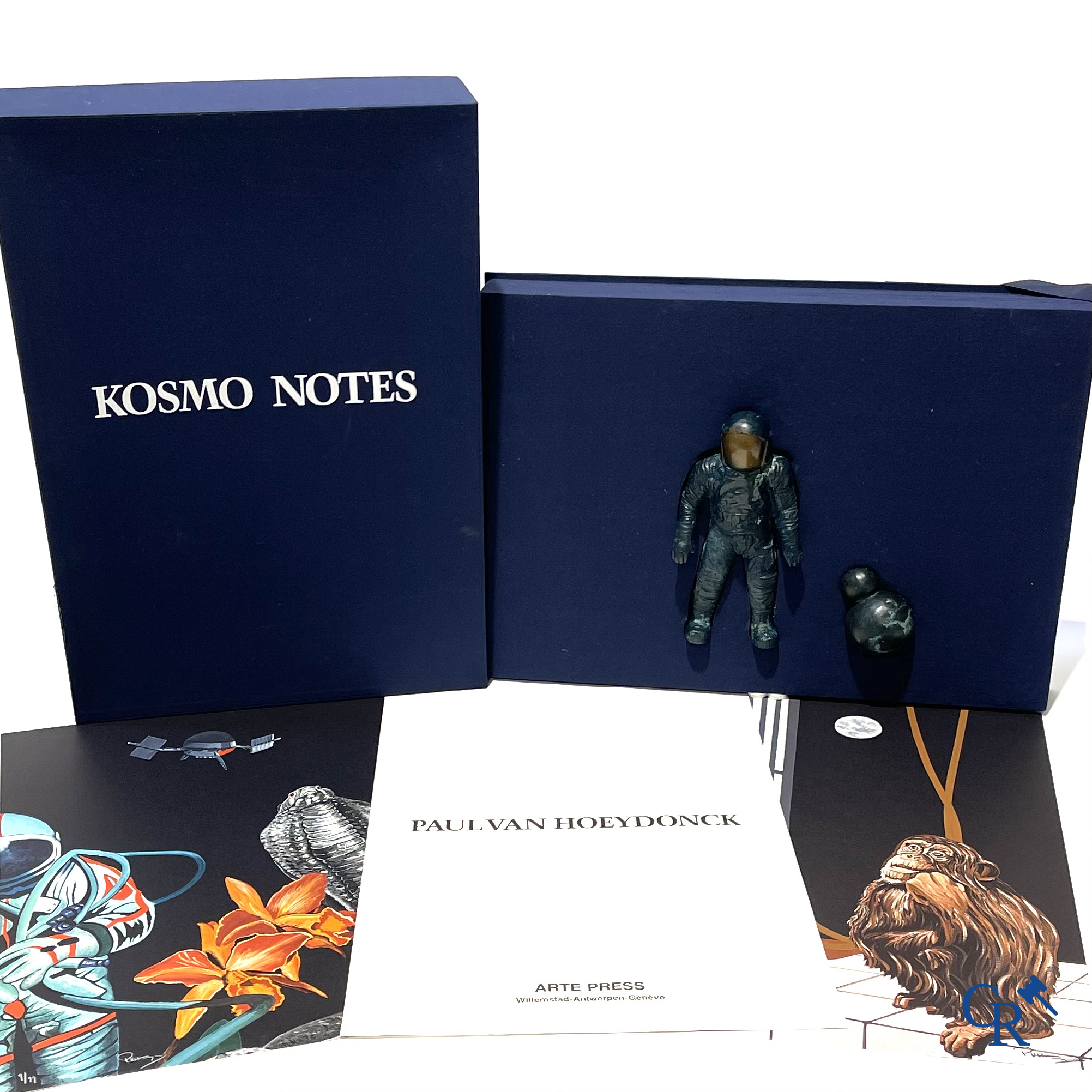 Paul Van Hoeydonck, Kosmo Notes. Bronzen sculptuur gesigneerd en genummerd 9/35 in originele doos met map Arte Press.
