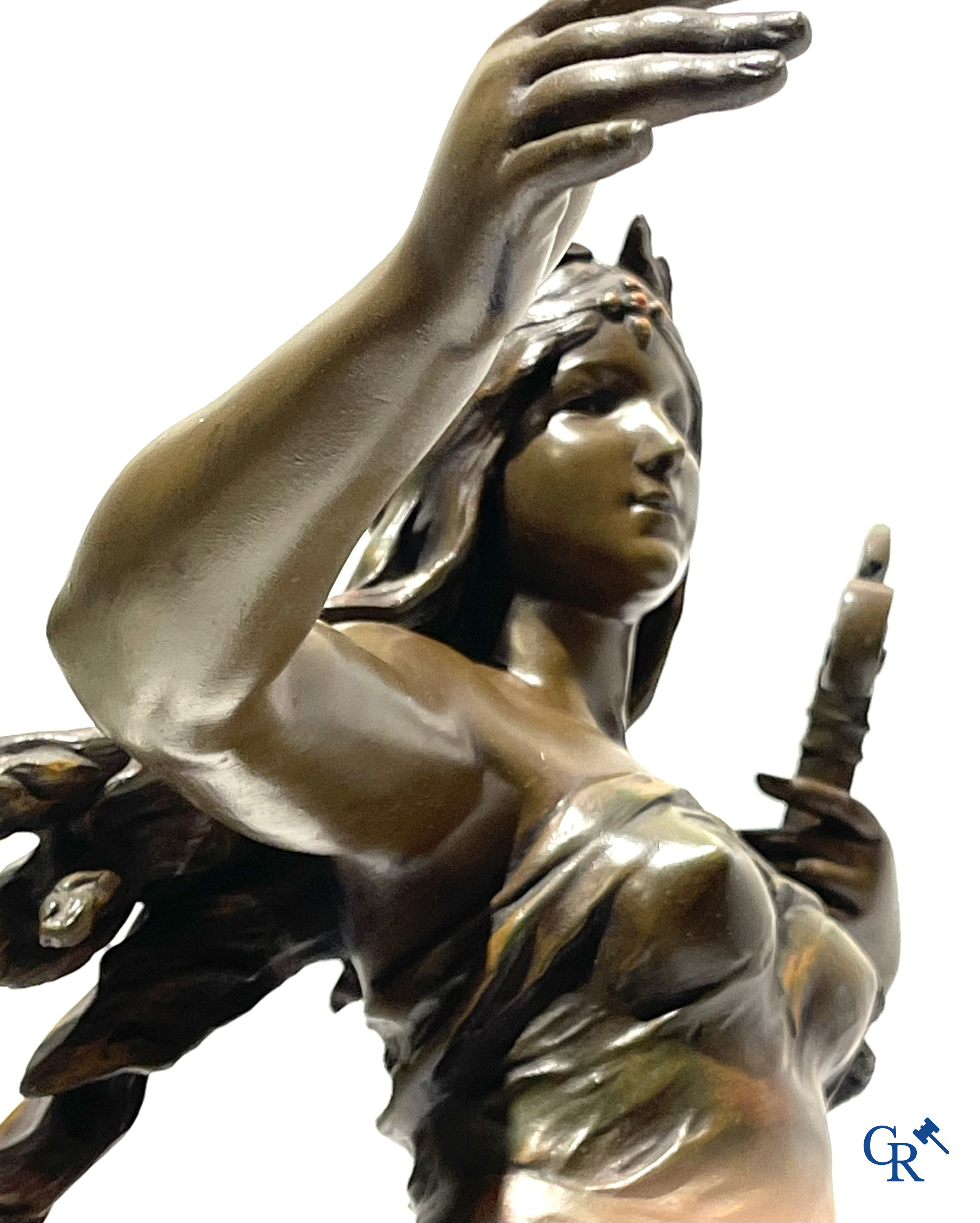 Auguste Moreau. La Pensée. Groot beeld in gepolychromeerd kunstbrons. Circa 1900.