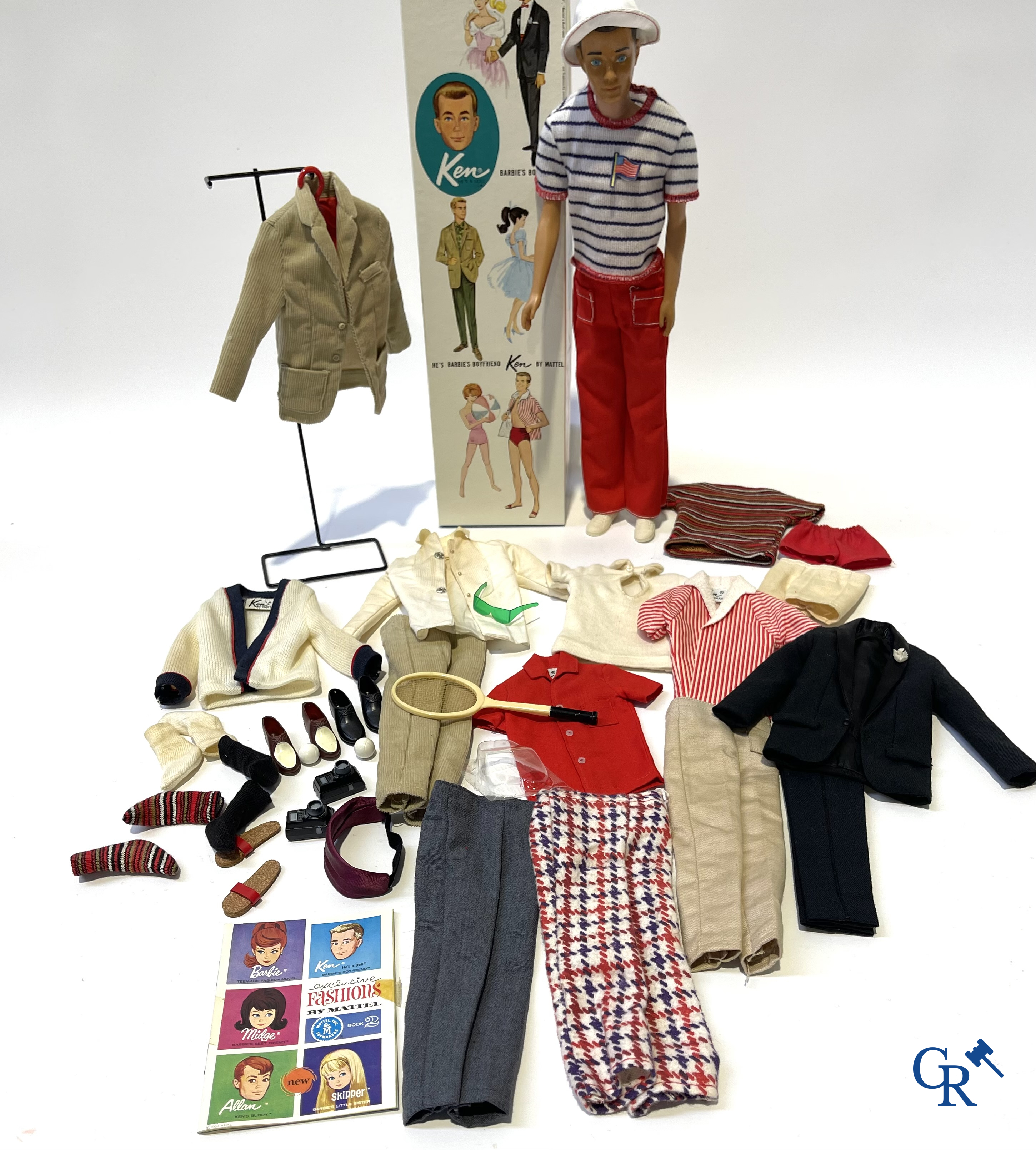 Old Toys. Mattel, a great lot of dolls and attributes. Barbie, Ricky, Skipper, Ken etc. 1960's and later.