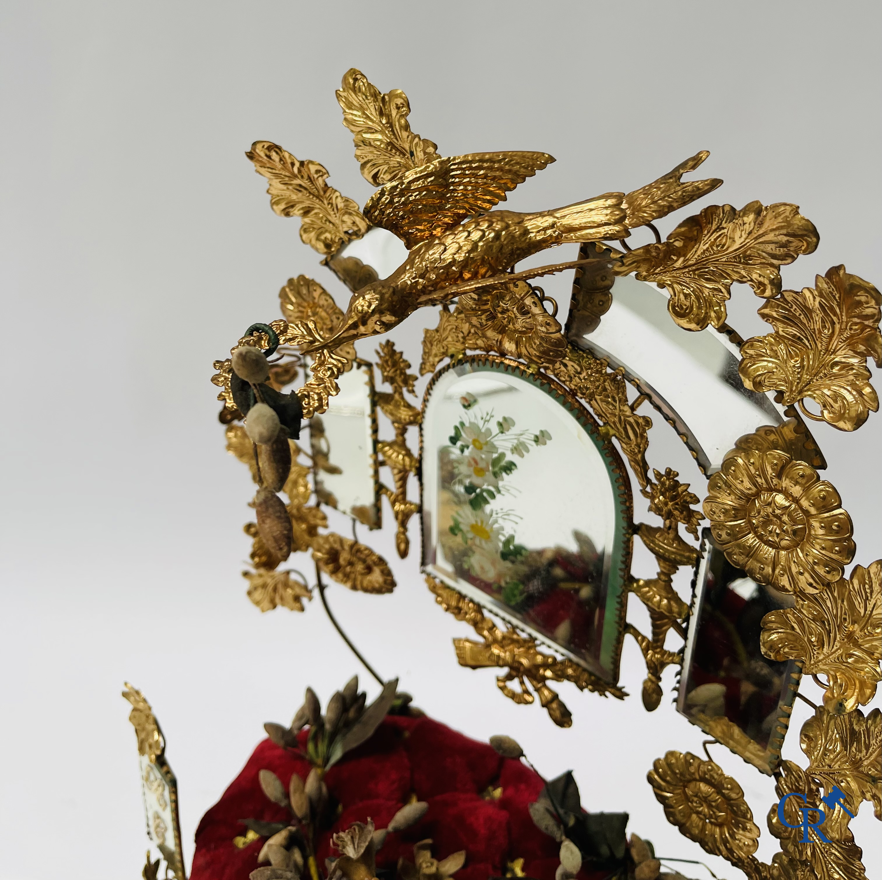 2 domes with wedding bouquet, one with flowers in biscuit, another with mirrors, dated 1908.