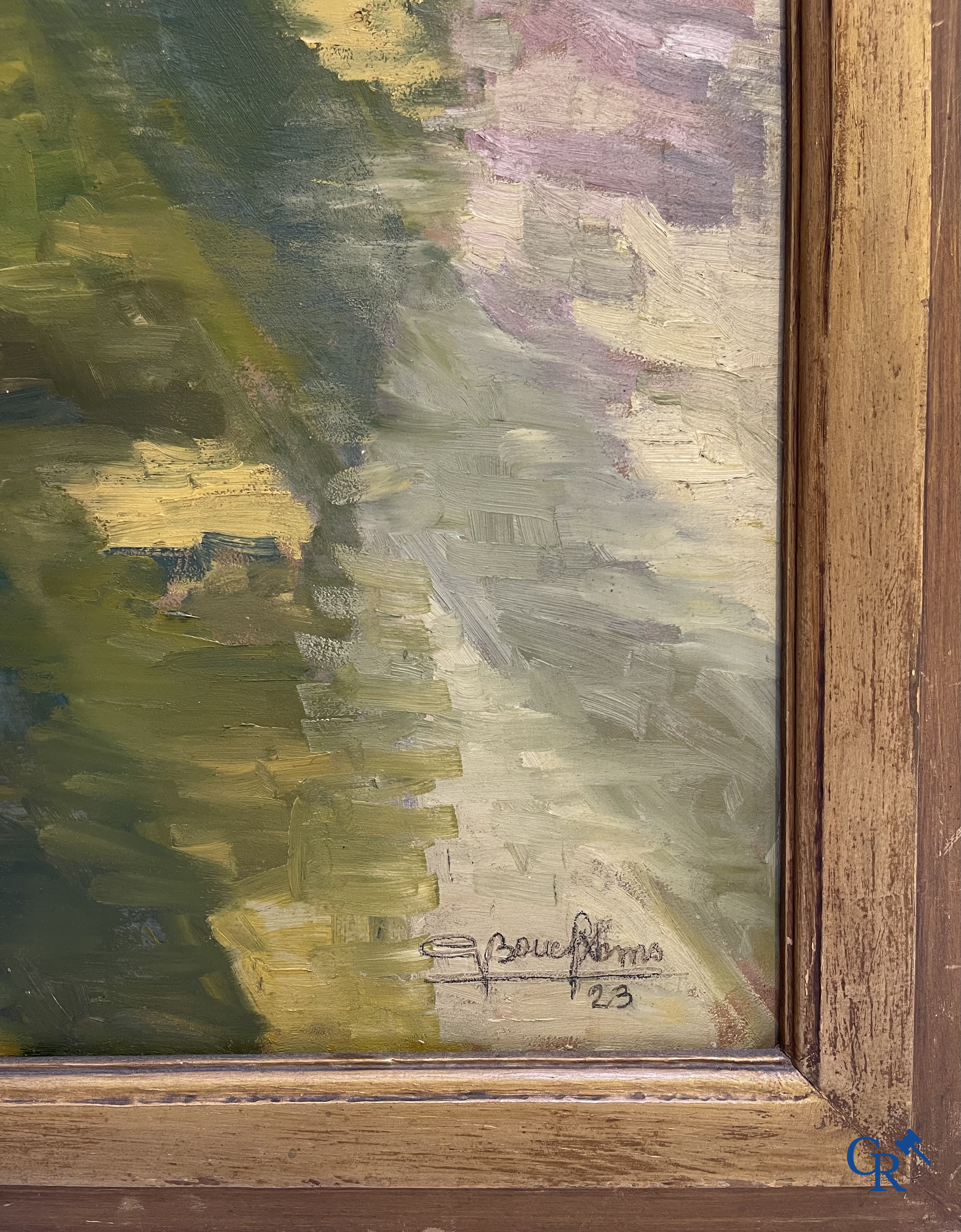 Art Deco schilderij. Vrouw met hoed zittend langs een bosweg. Olie op paneel. Onleesbaar gesigneerd, gedateerd 1923.