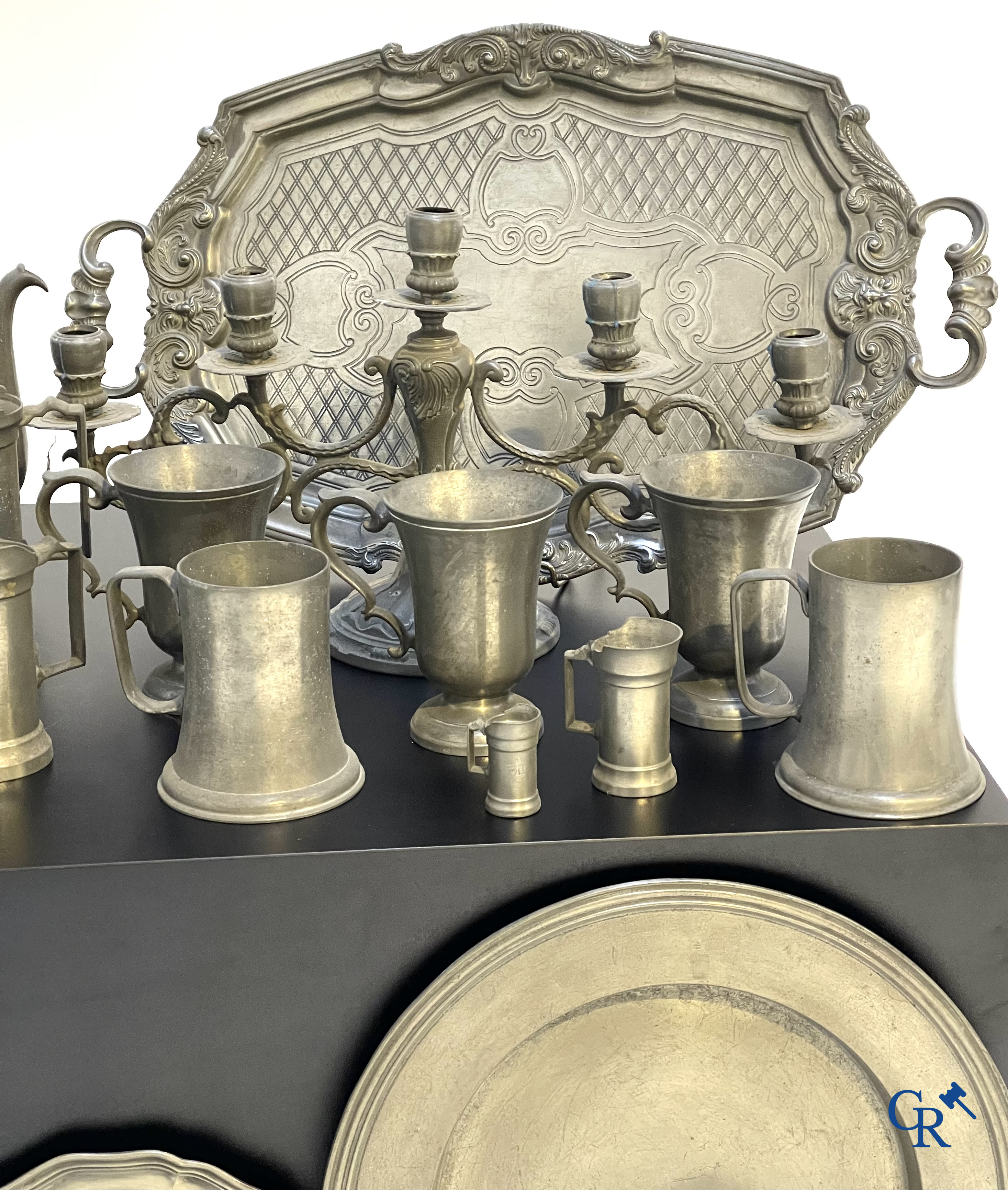 A large lot of various pieces in tin and a hall chandelier.