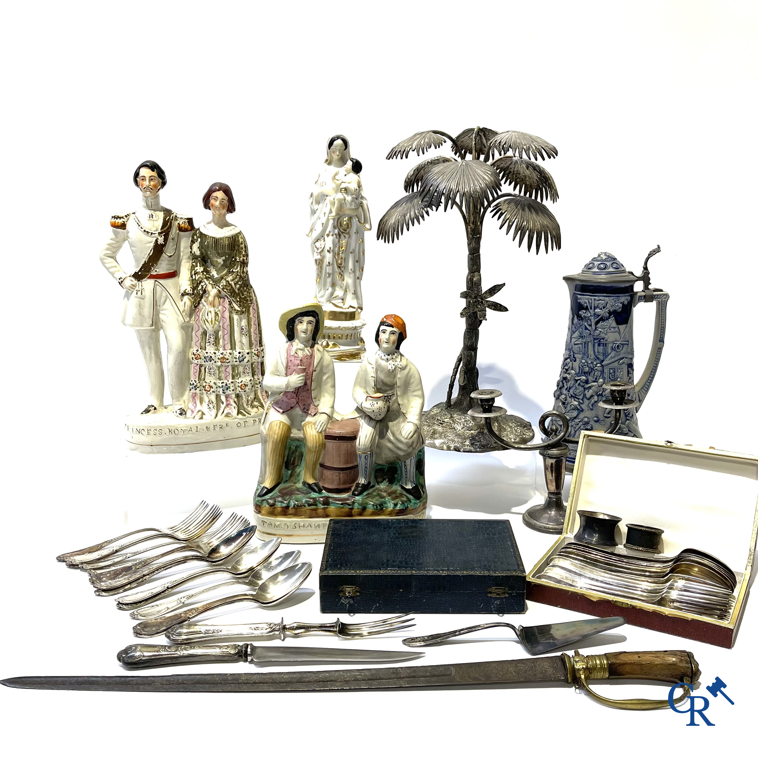 Lot antique items: Stafford, Vieux Paris, Grès, silver-plated cutlery, hunting sword 18th, palm tree Giuseppe Vasari, etc.