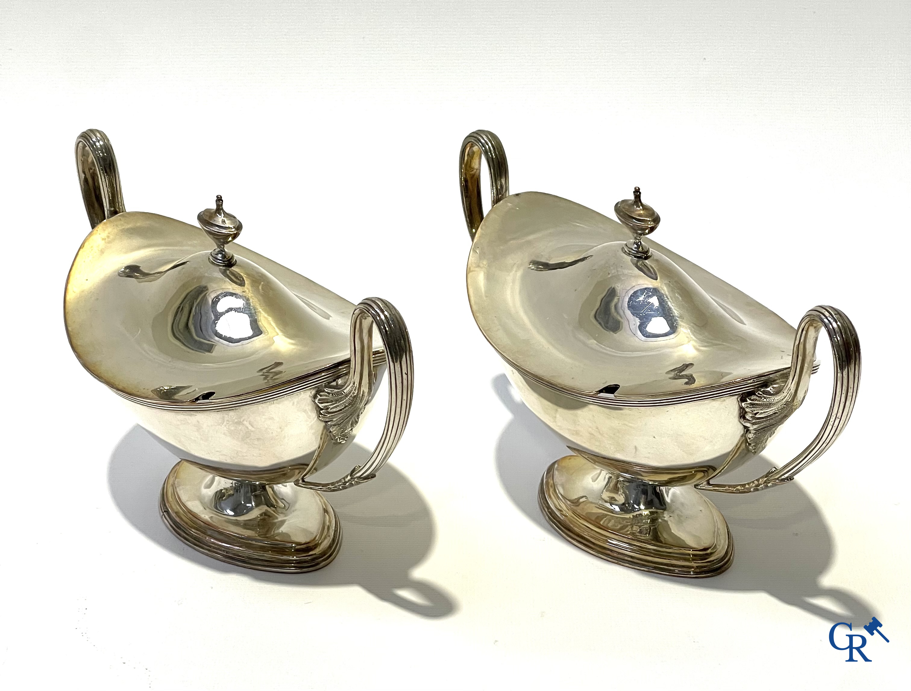 Pair of English sauce bowls with lid, a large rectangular tray and an octagonal tray in silver-plated metal.