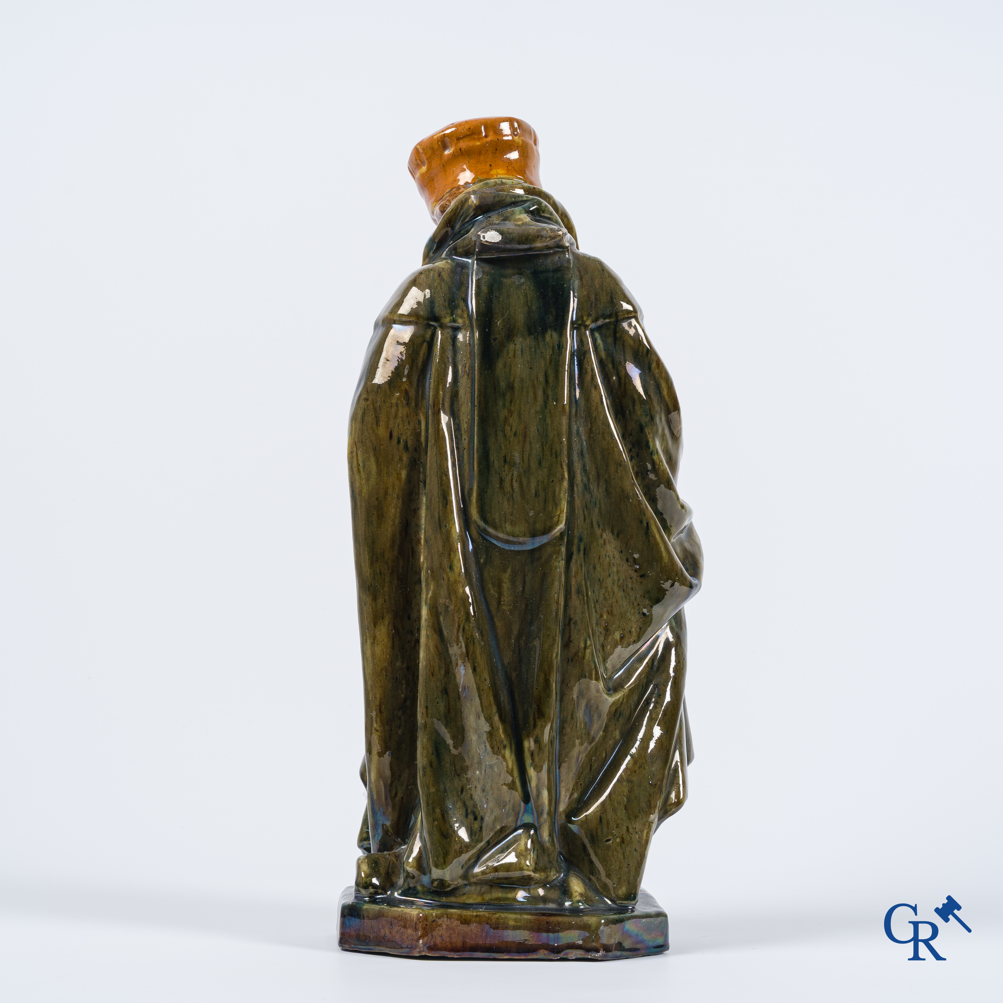 Alfons Noseda. Vlaams aardewerk. Grote sculptuur in geglazuurde witte klei vervaardigd in de Kortrijkse pottenbakkerij.