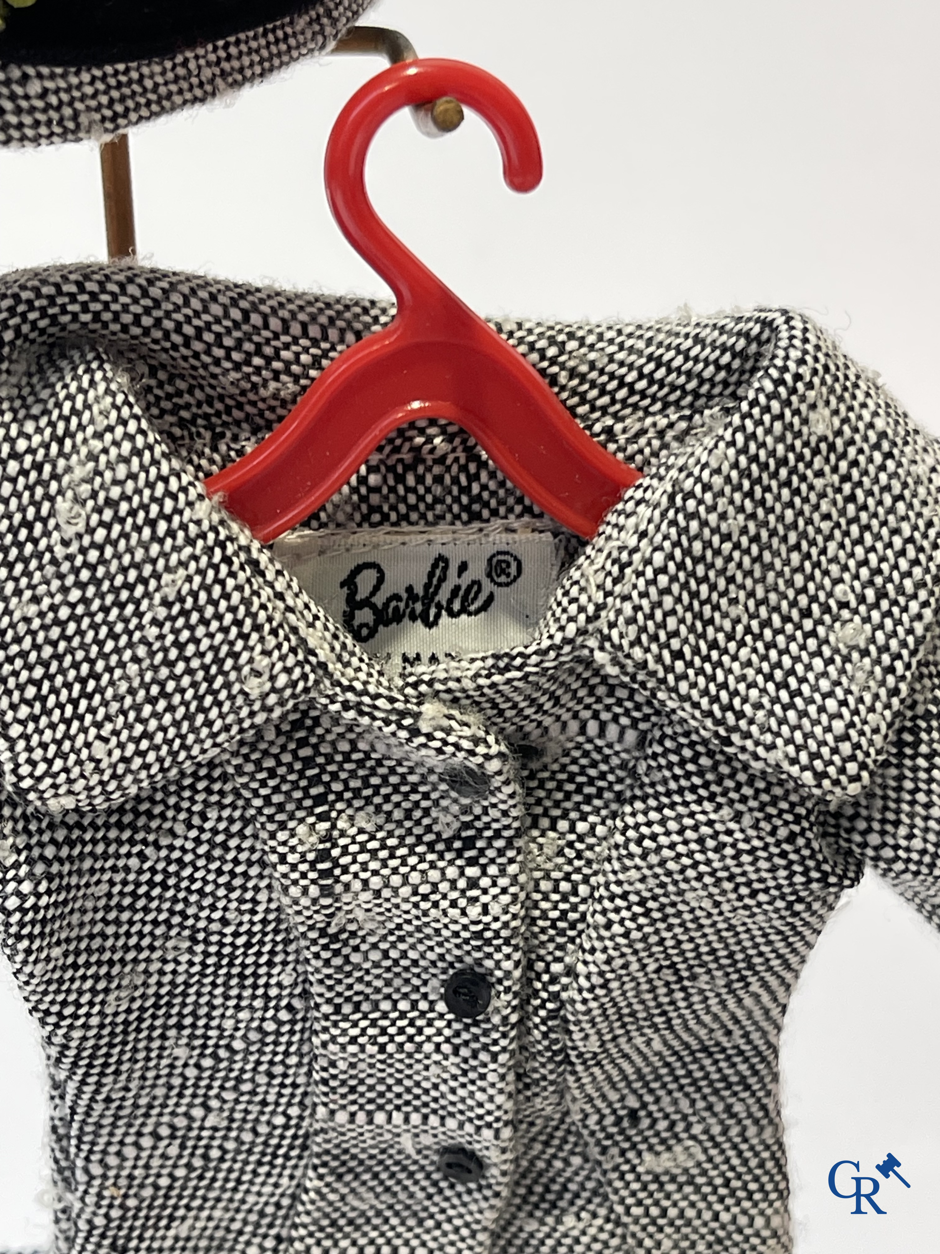 Old Toys. Mattel, a great lot of dolls and attributes. Barbie, Ricky, Skipper, Ken etc. 1960's and later.