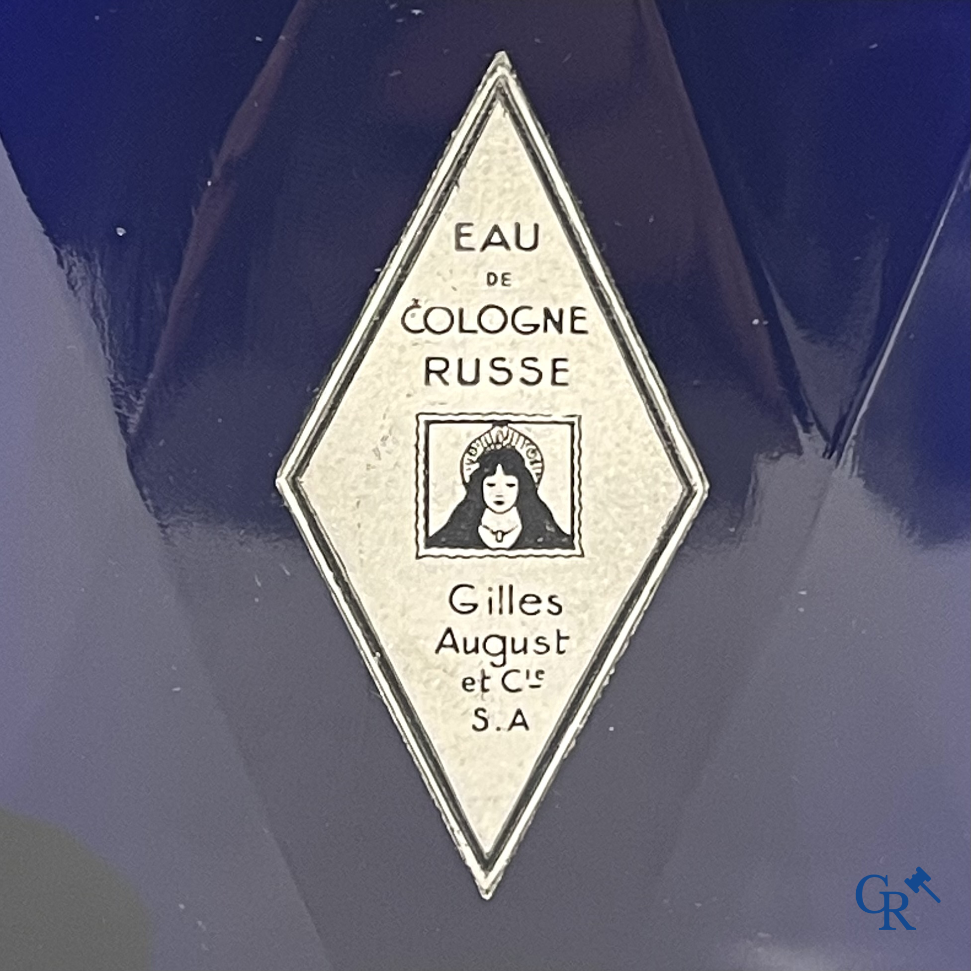 Art Deco. 3 saffier blauwe Eau de Cologne flessen voor Eau de Cologne Russe van Gilles August & Cie. Jaren '40.
