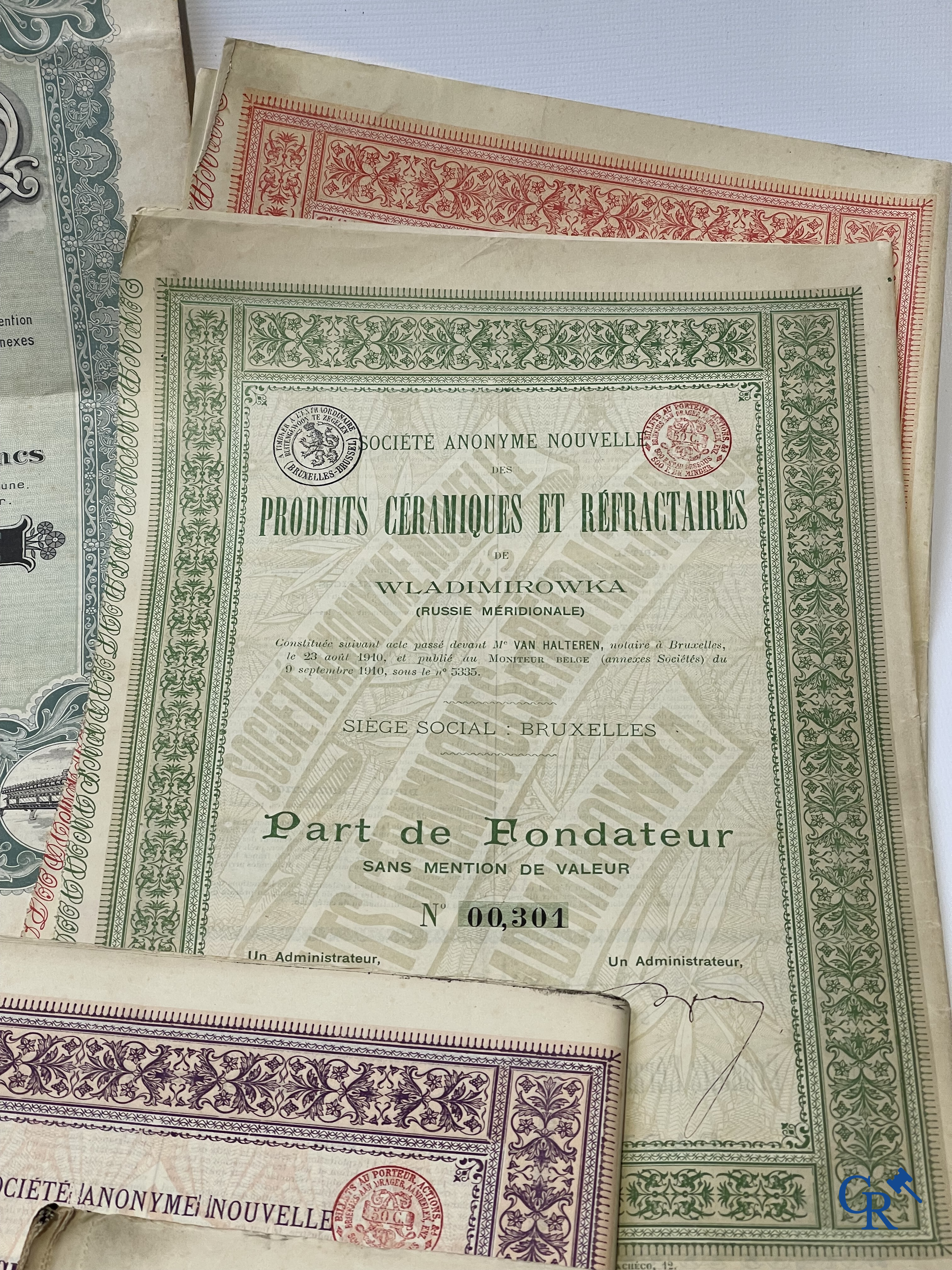 Interessant lot met oude aandelen en waardepapieren.