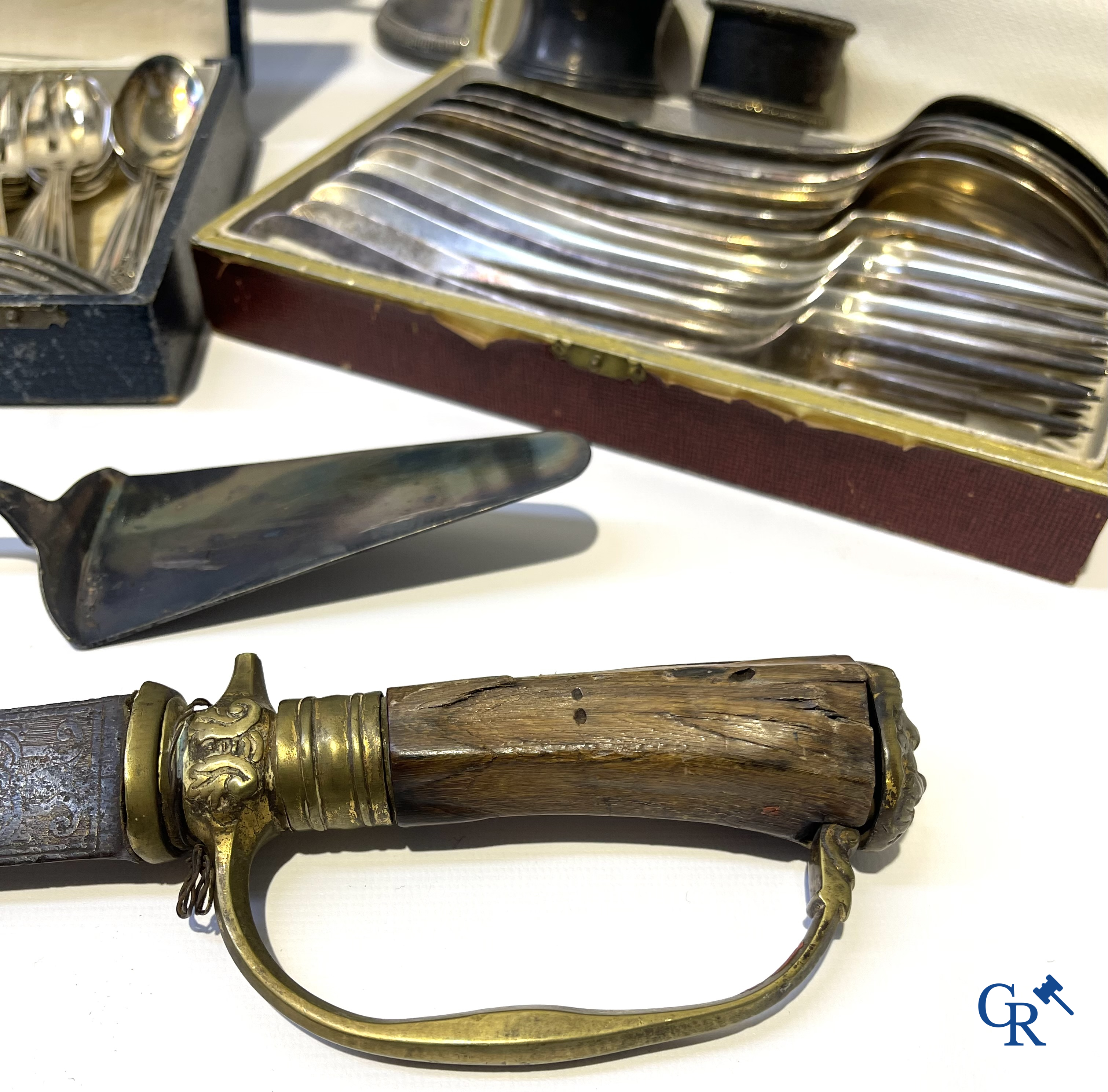 Lot antique items: Stafford, Vieux Paris, Grès, silver-plated cutlery, hunting sword 18th, palm tree Giuseppe Vasari, etc.