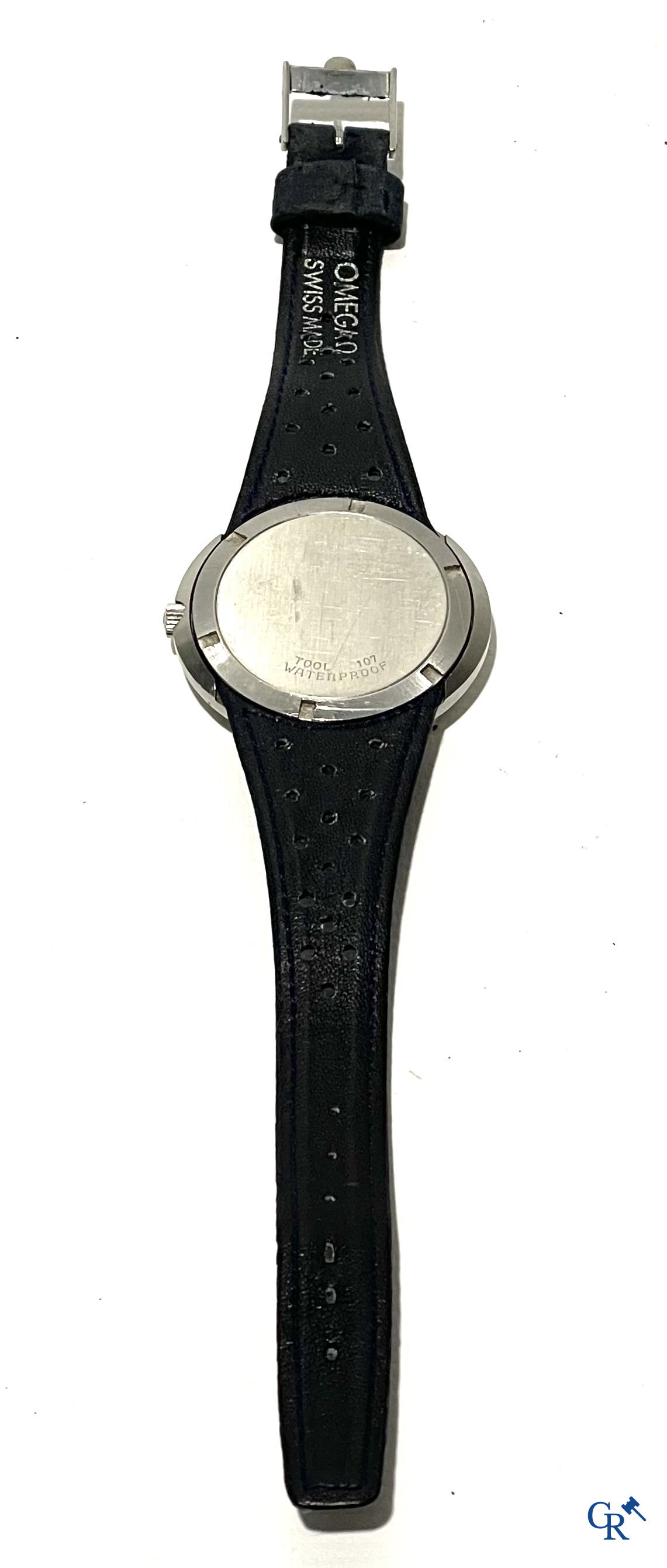 Omega. Men's wristwatch Omega Genève Dynamic with blue and white dial. Manually windable, circa 1970.