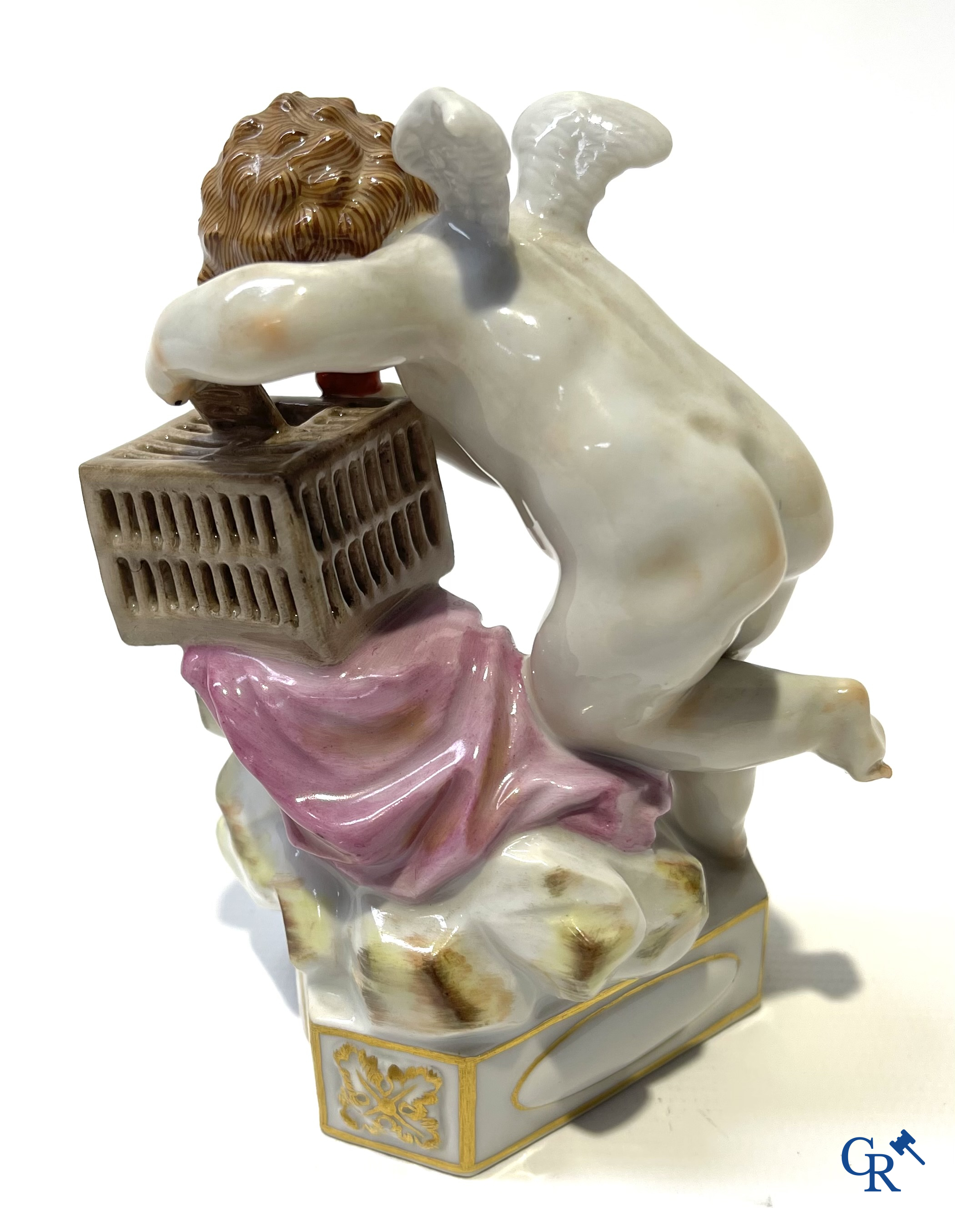 Paar vazen in Parijs porselein, Empire en een groep in Meissen porselein. 19e eeuw.