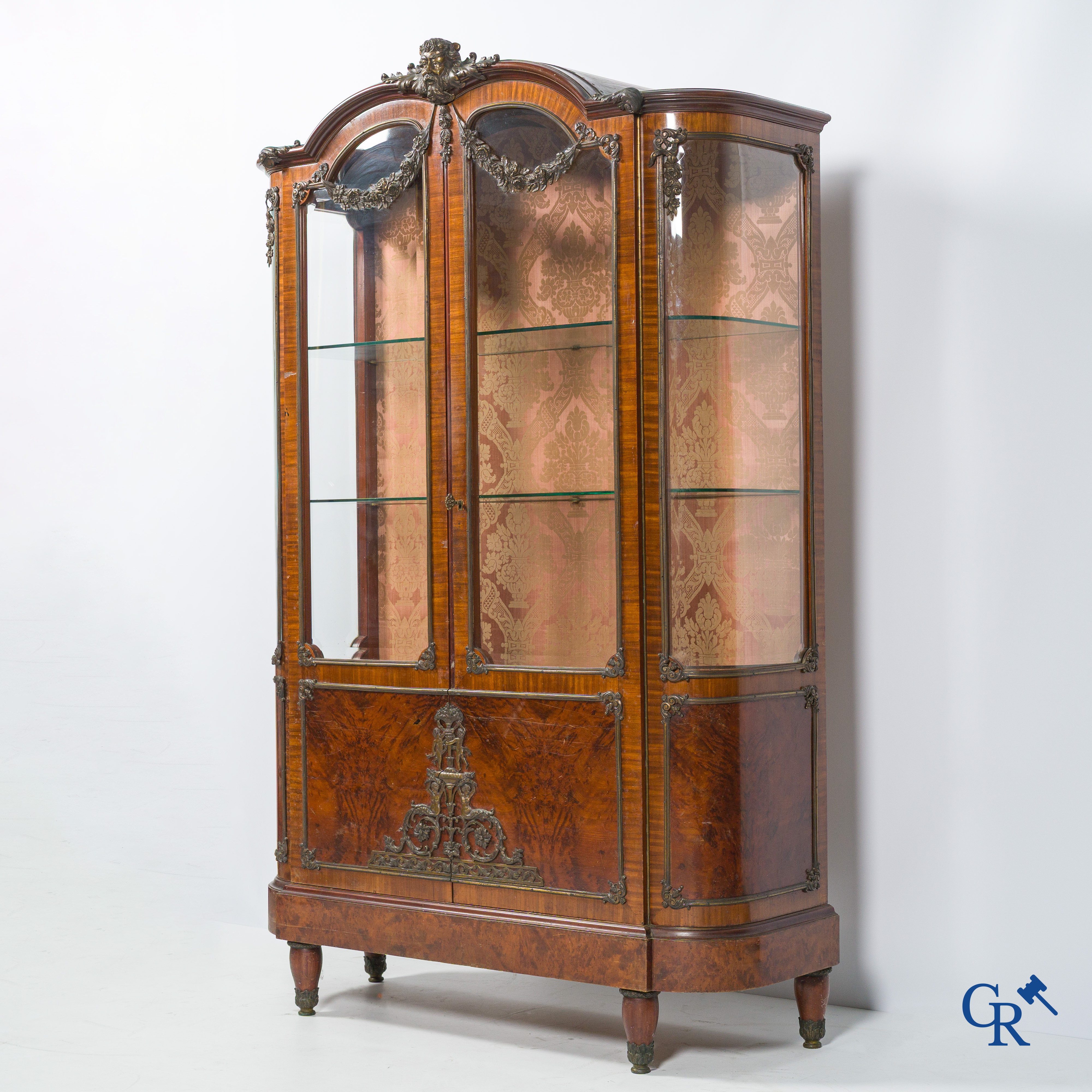 Exceptional silver display vitrine in mahogany veneer and bronze mounts. Napoleon III style. Circa 1900.