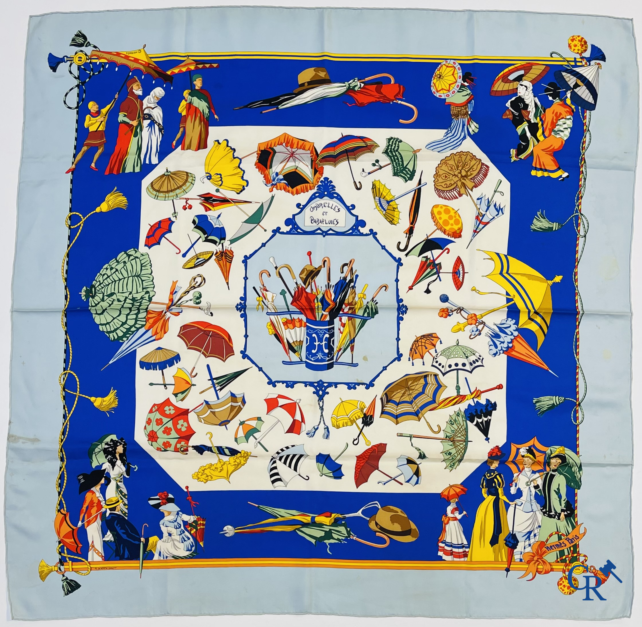 HERMES Paris. 2 Hermès dassen in originele doos en 2 sjaals. Ombrelles et Parapluies en Art des Steppes.