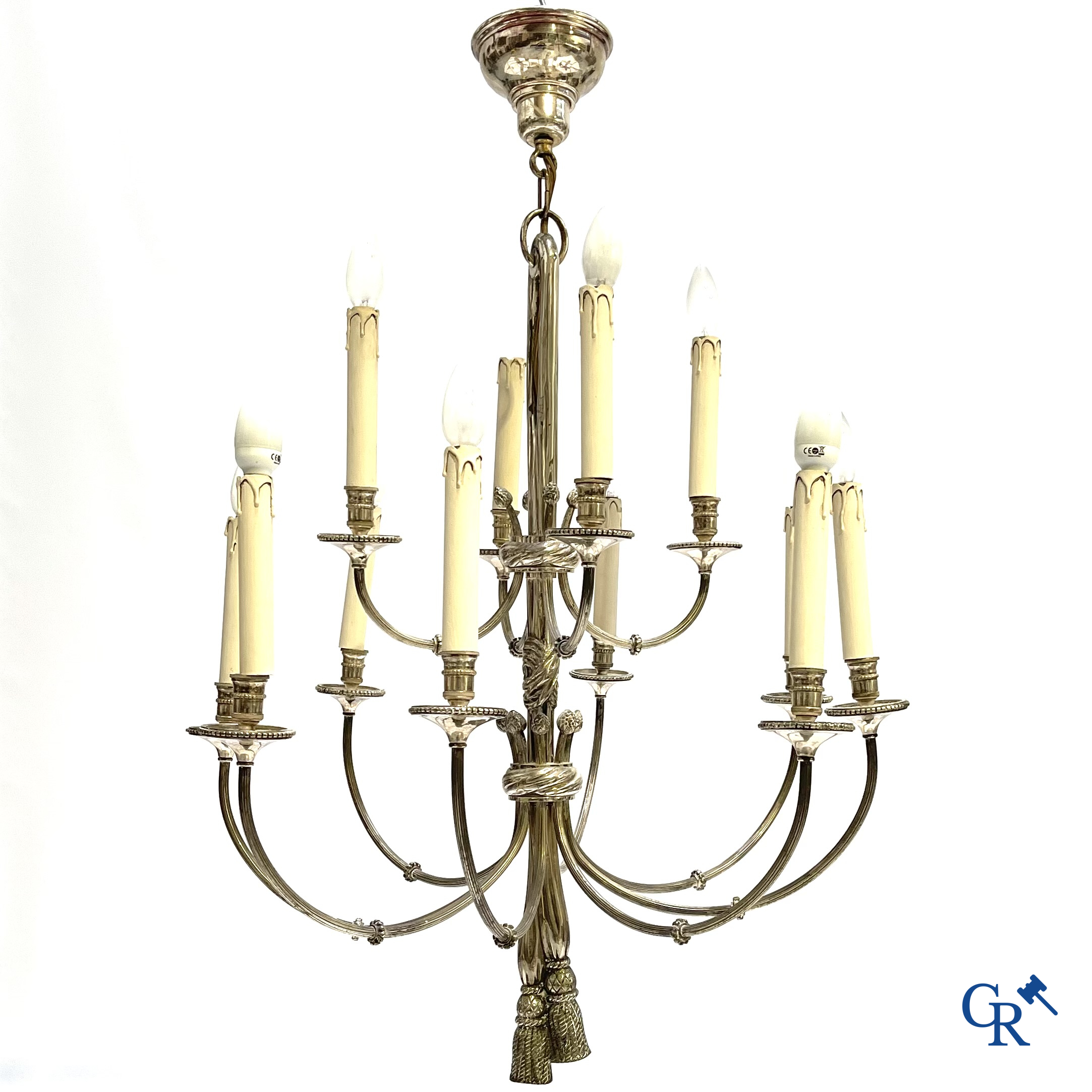 Willy Daro. Grote luchter met 12 lichtpunten in verzilverd brons. LXVI-stijl. Met origineel aankoopbewijs uit 1981.