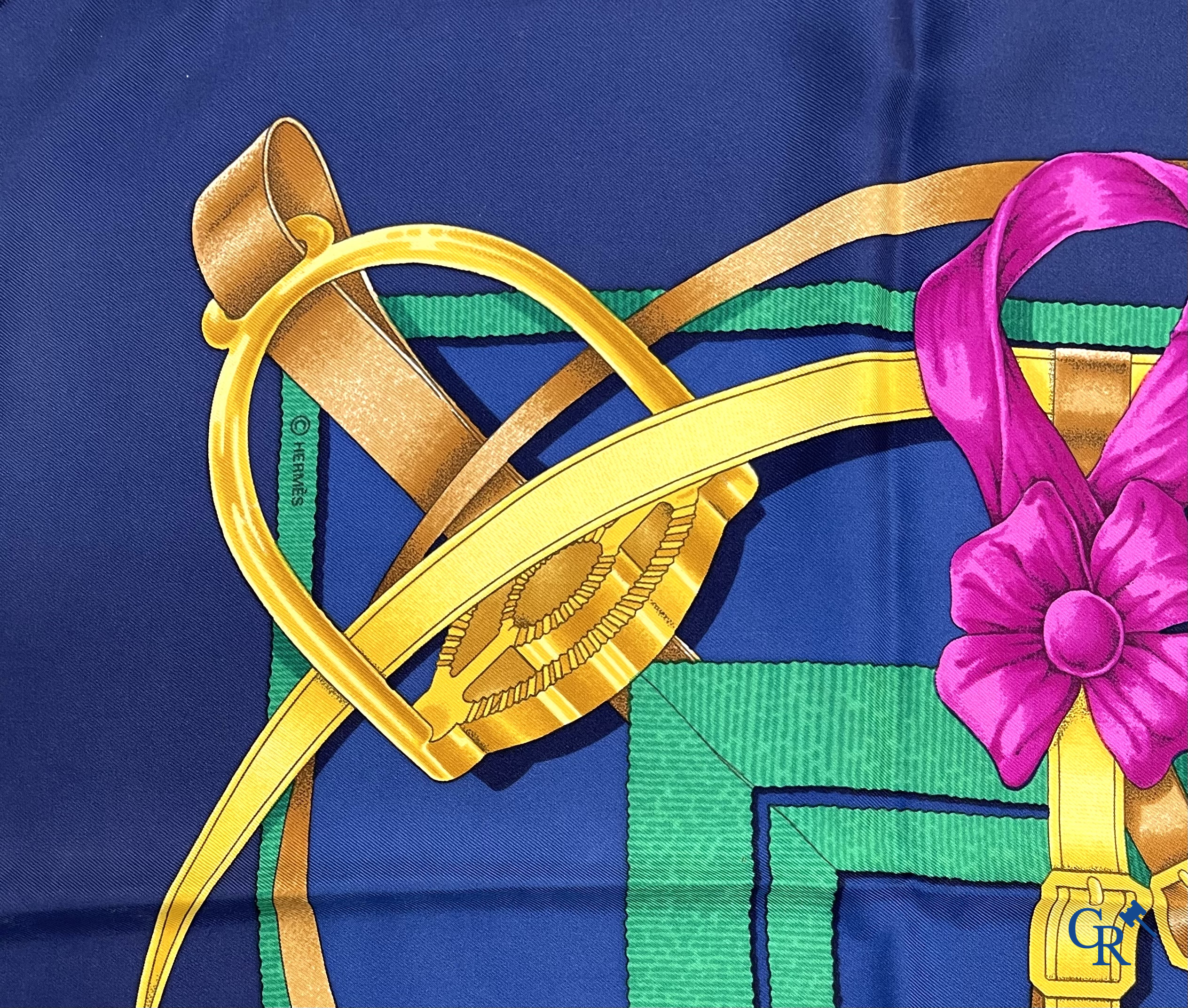 HERMES Paris. 2 Hermès sjaals in originele doos. Grand Manège, Henri d'Origny en Axis Mundi, Christine Henry.