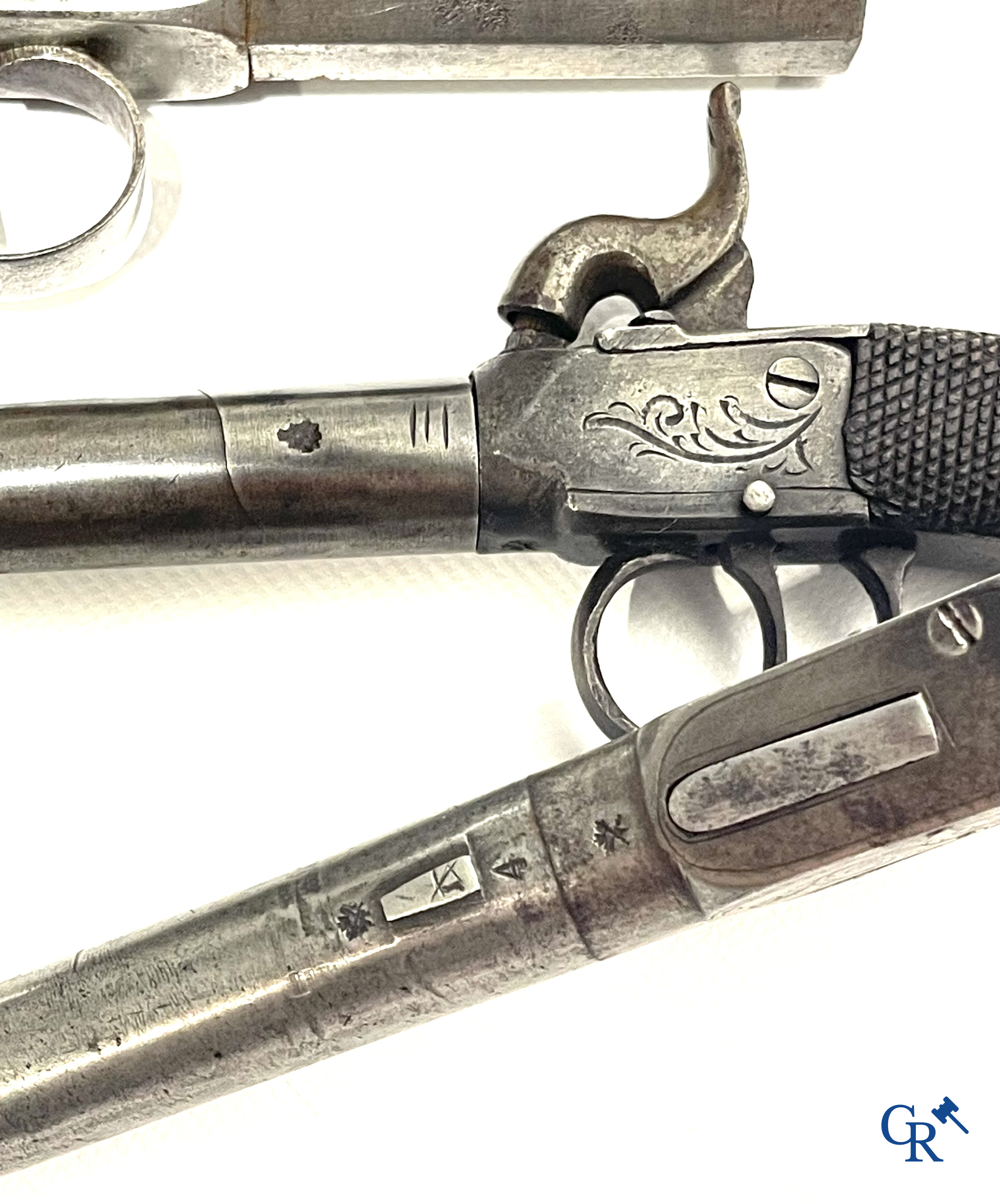 A lot of 3 antique pistols and a revolver. 19th century.