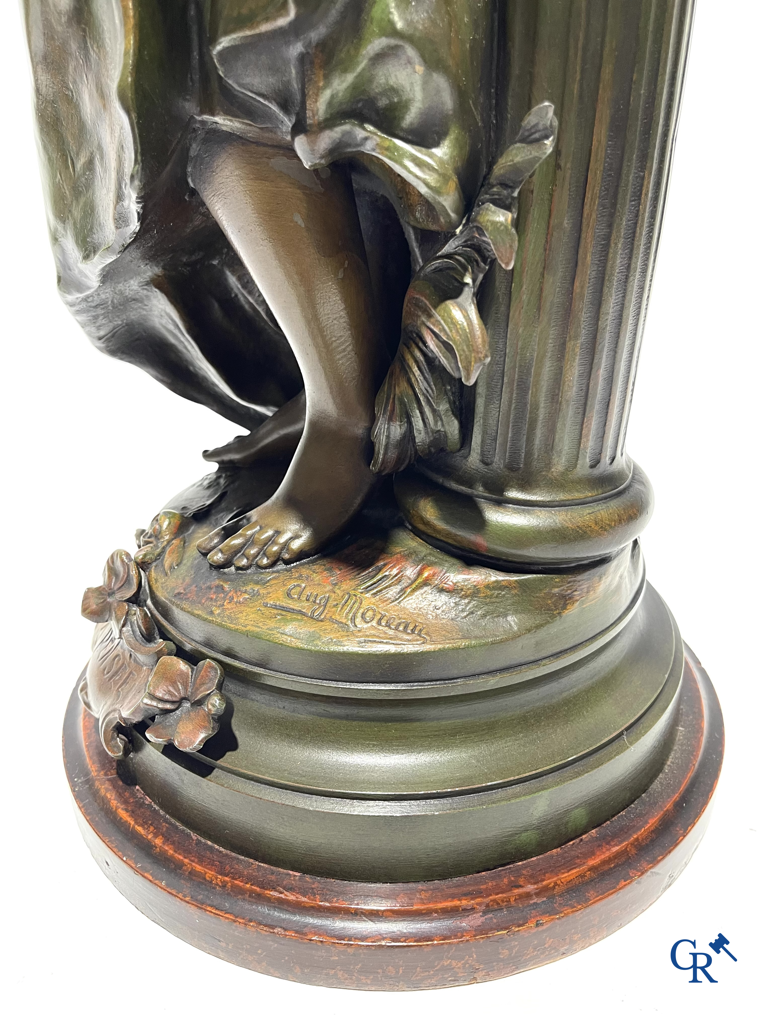 Auguste Moreau. La Pensée. Groot beeld in gepolychromeerd kunstbrons. Circa 1900.