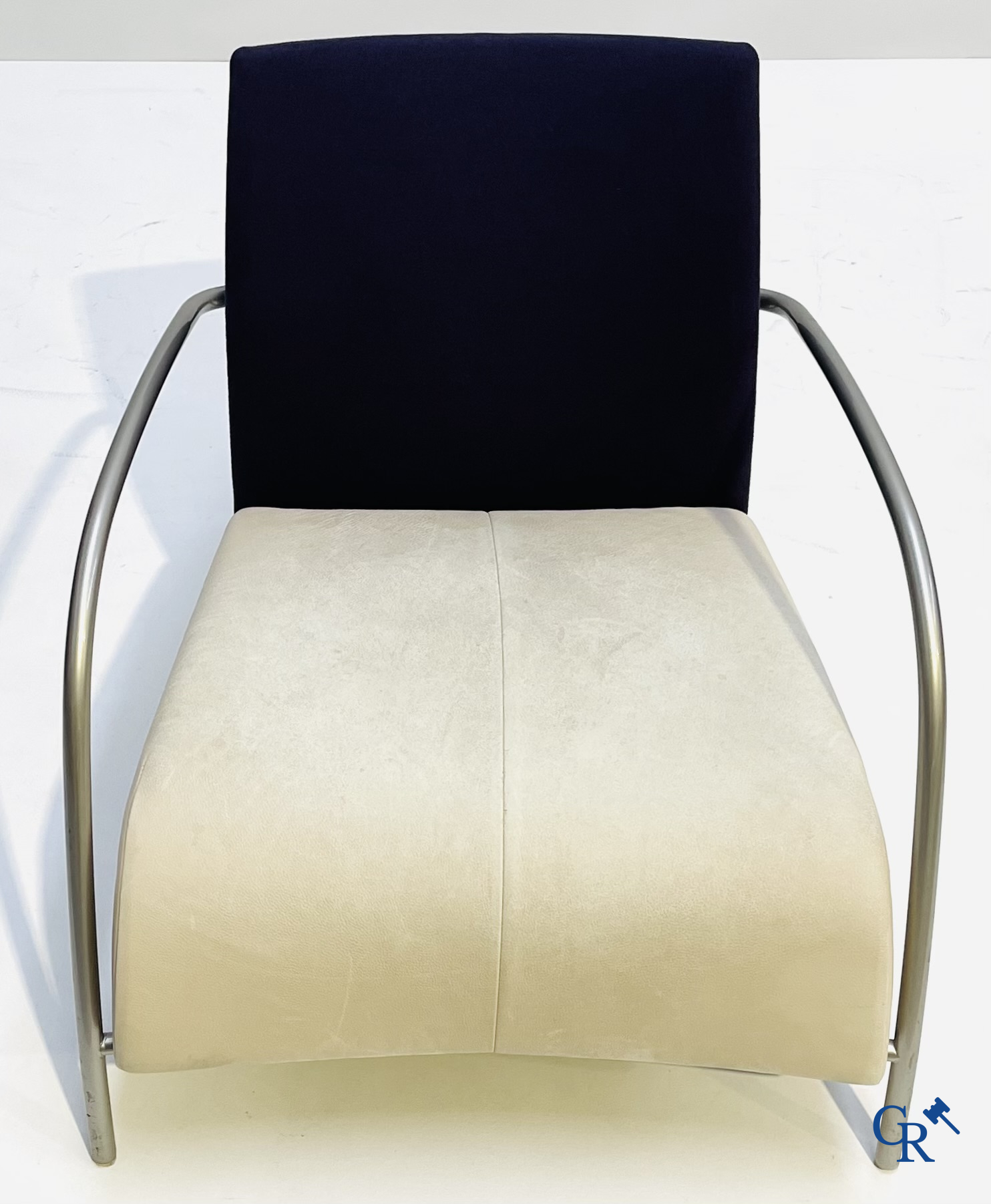 Gijs Papavoine (1949) Een set van 3 Lomas Easy Armchairs in leder en stof. Circa 1990.