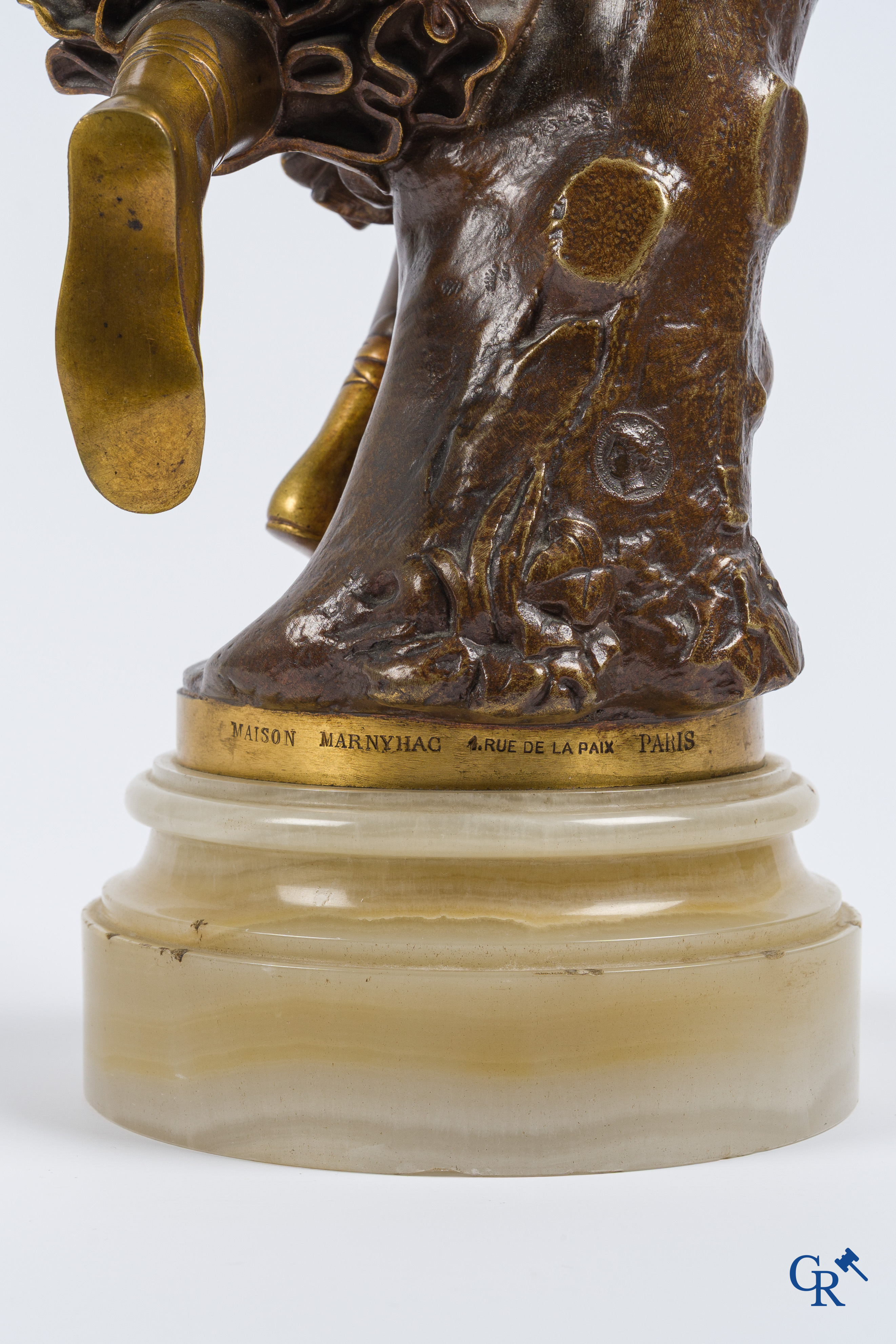 Jean-Baptiste Clésinger & Maison Marnyhac à Paris. Een paar bronzen beelden met bruine en vergulde patina. 19e eeuw.