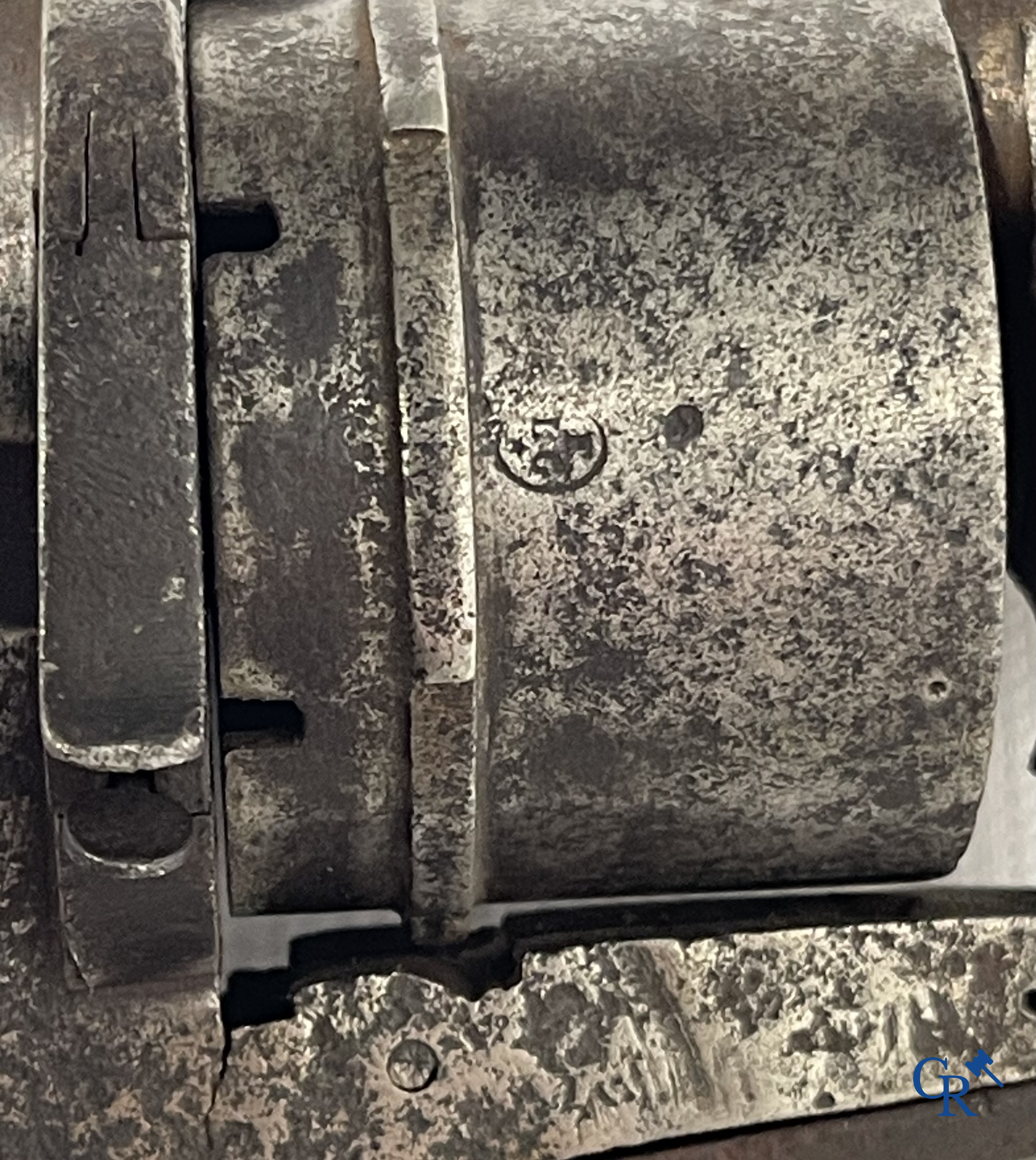 A lot of 3 antique pistols and a revolver. 19th century.