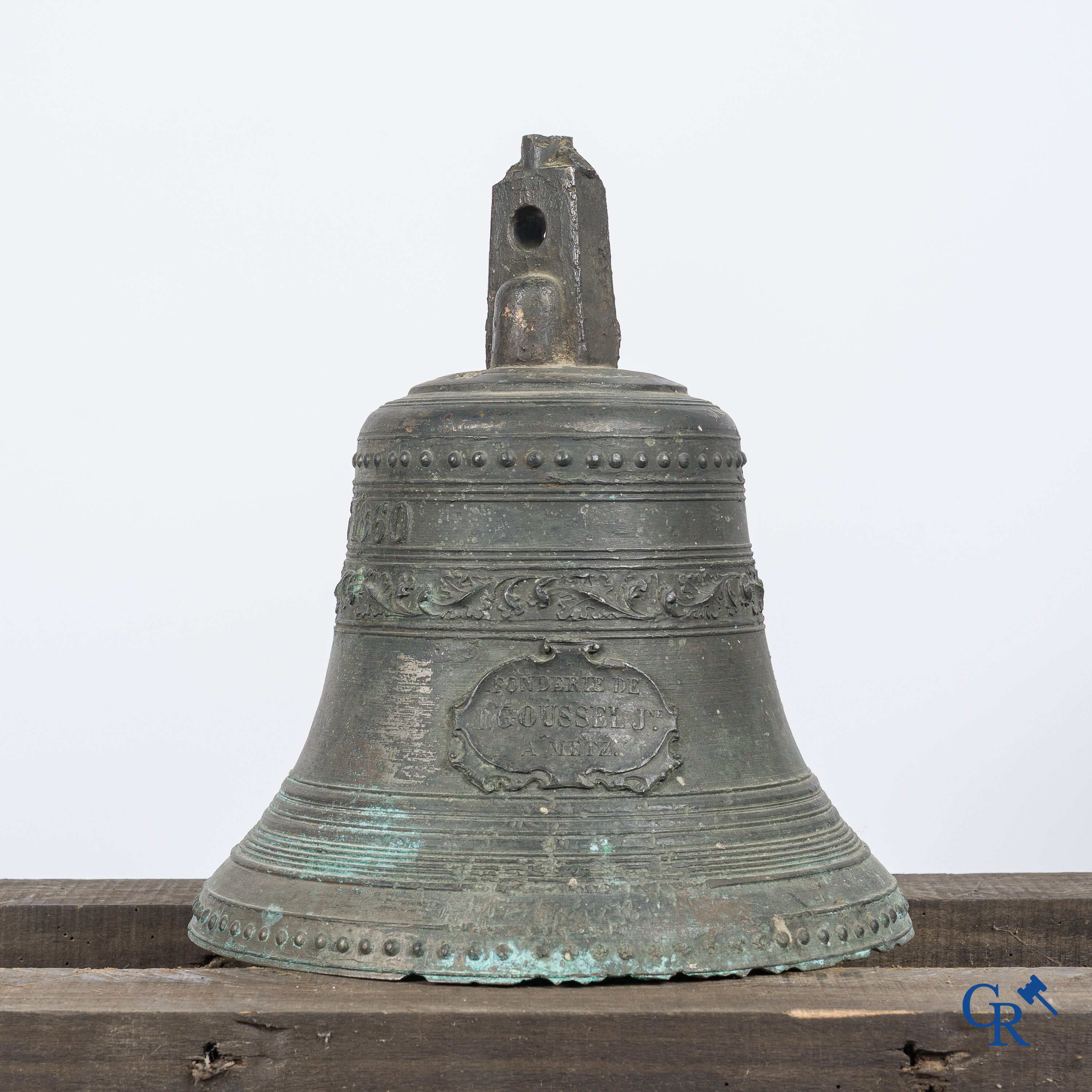 Religieuze objecten. Bronzen kerk klok of kerk bel. Fonderie de J. Goussel à Metz. Gedateerd 1860.