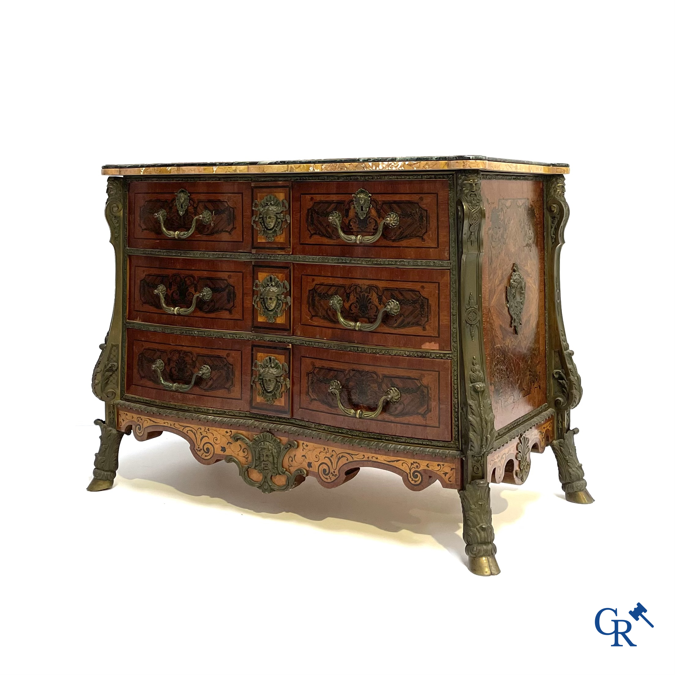 Uitzonderlijke commode Mazarine in marquetterie en brons. Plateau in Italiaanse Sienna marmer. LXIV-stijl.