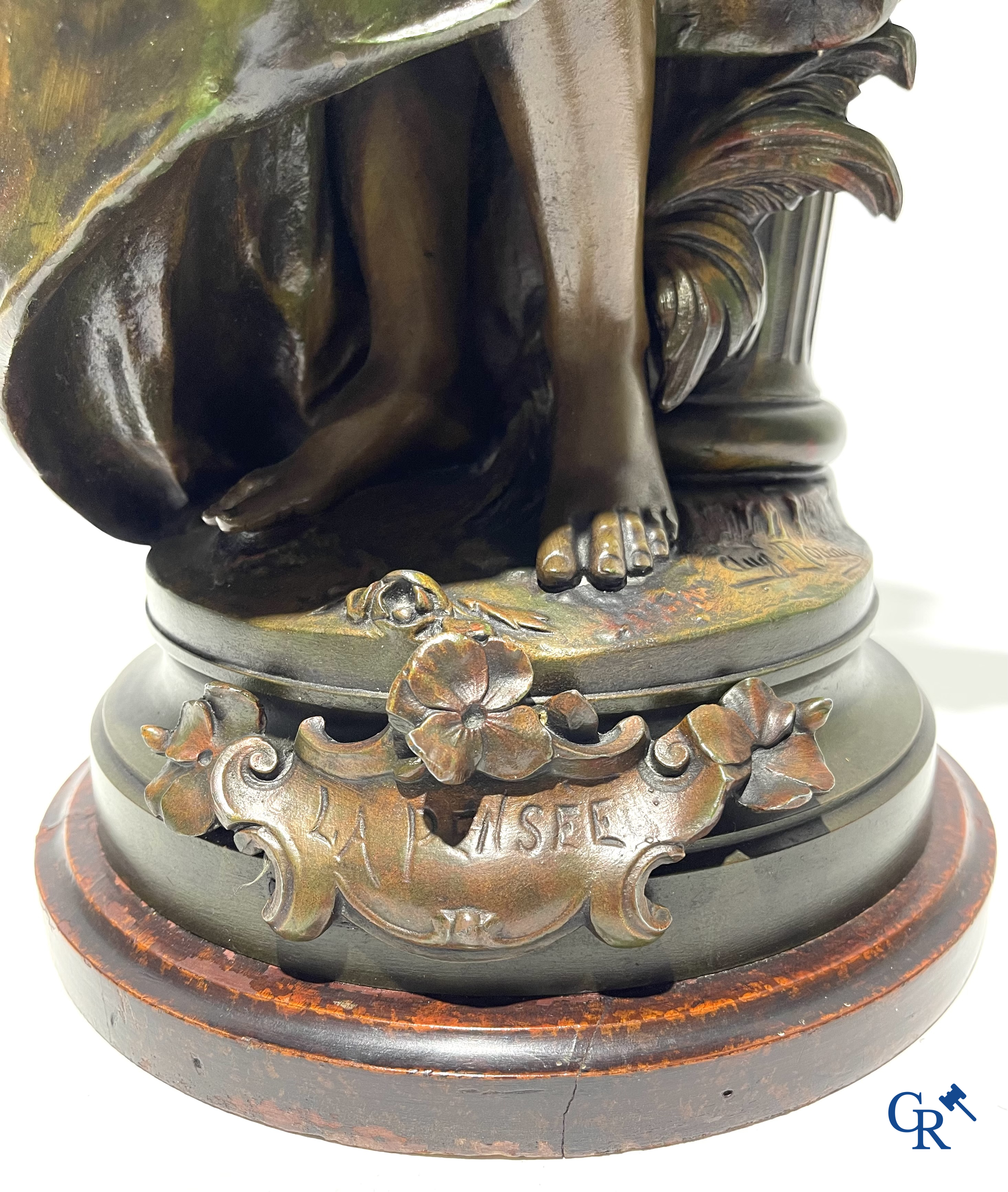 Auguste Moreau. La Pensée. Groot beeld in gepolychromeerd kunstbrons. Circa 1900.