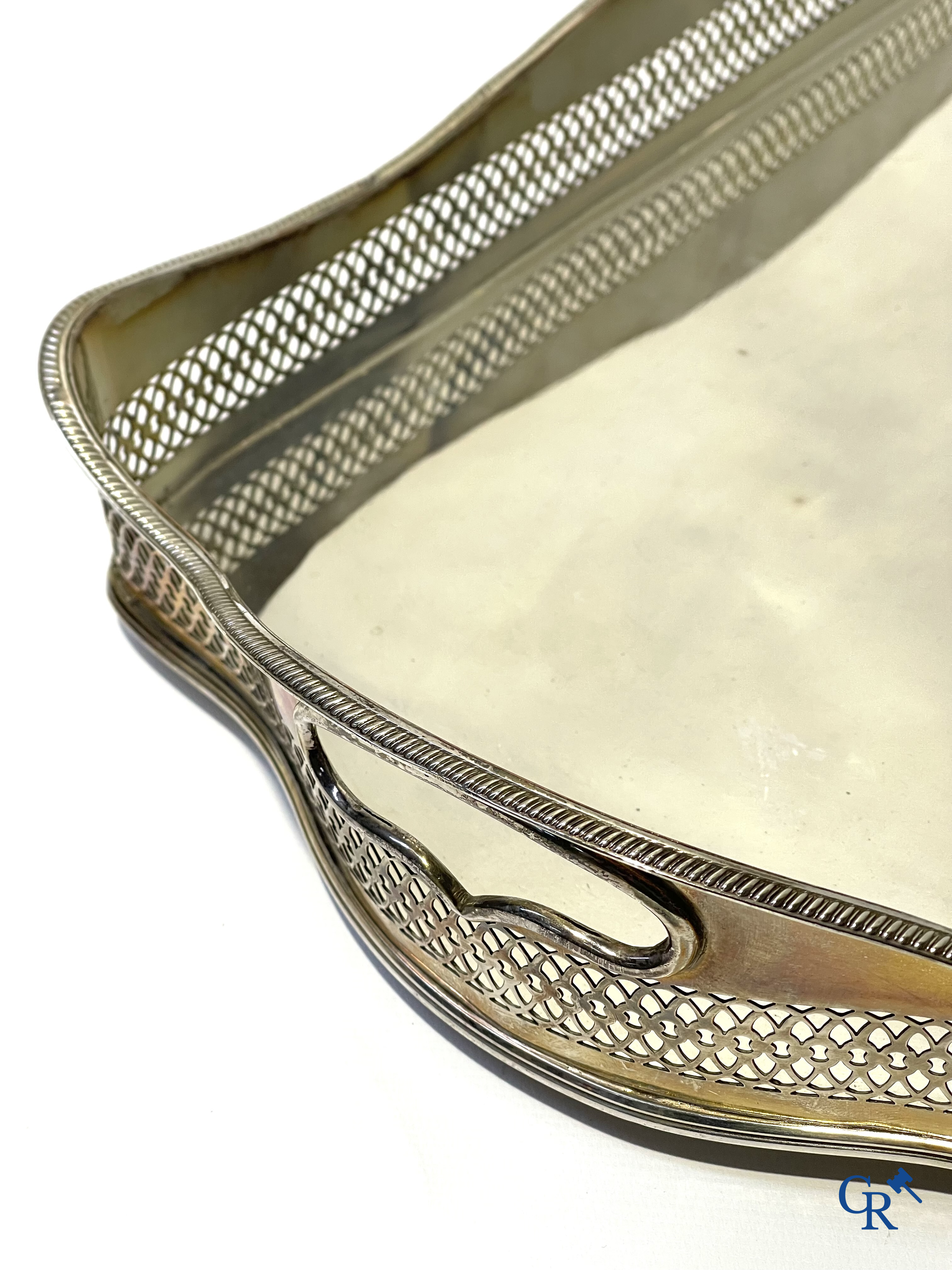 Pair of English sauce bowls with lid, a large rectangular tray and an octagonal tray in silver-plated metal.