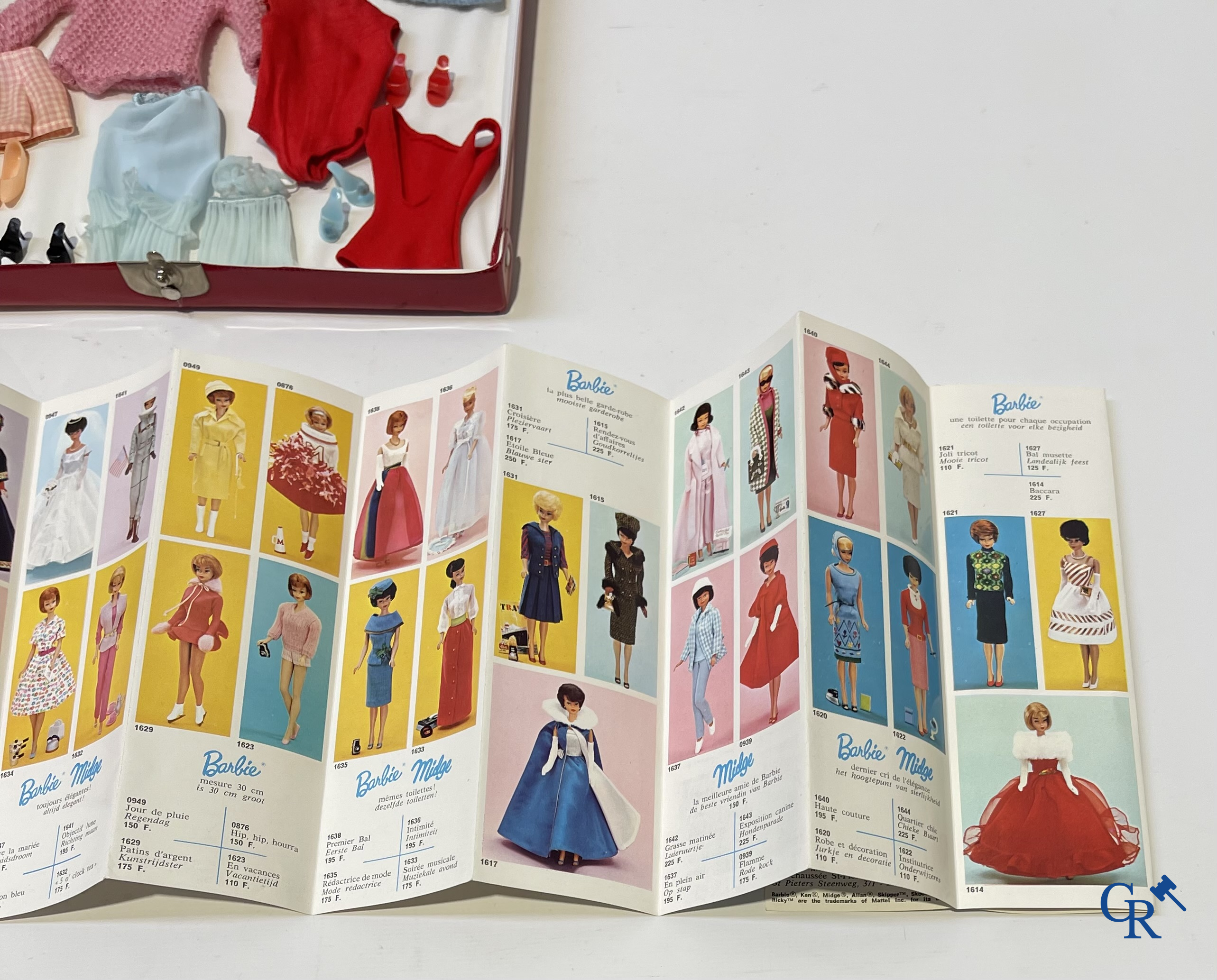 Old Toys. Mattel, a great lot of dolls and attributes. Barbie, Ricky, Skipper, Ken etc. 1960's and later.