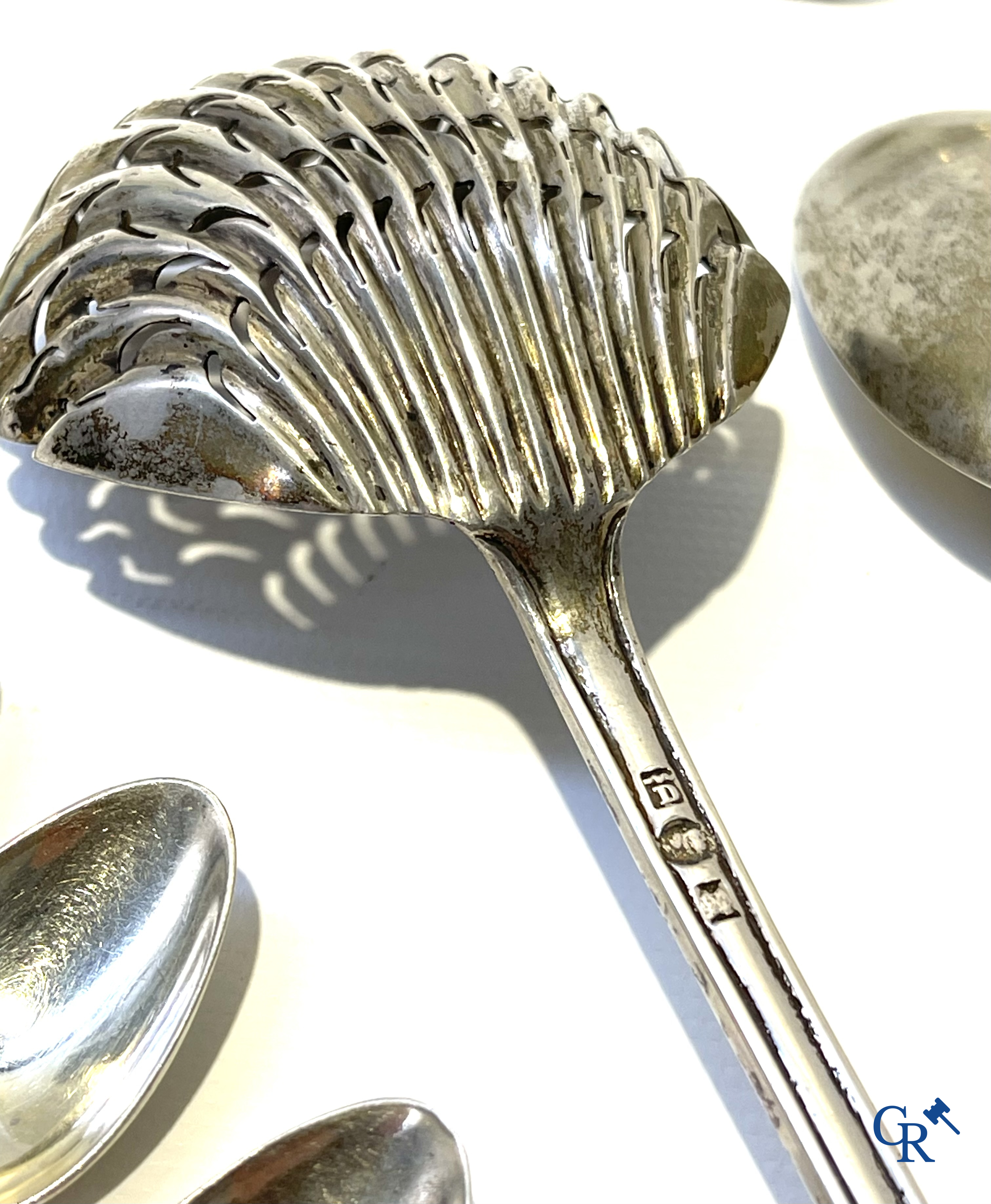 Zilver. Lot met divers bestek en objecten in zilver. 19e eeuw.