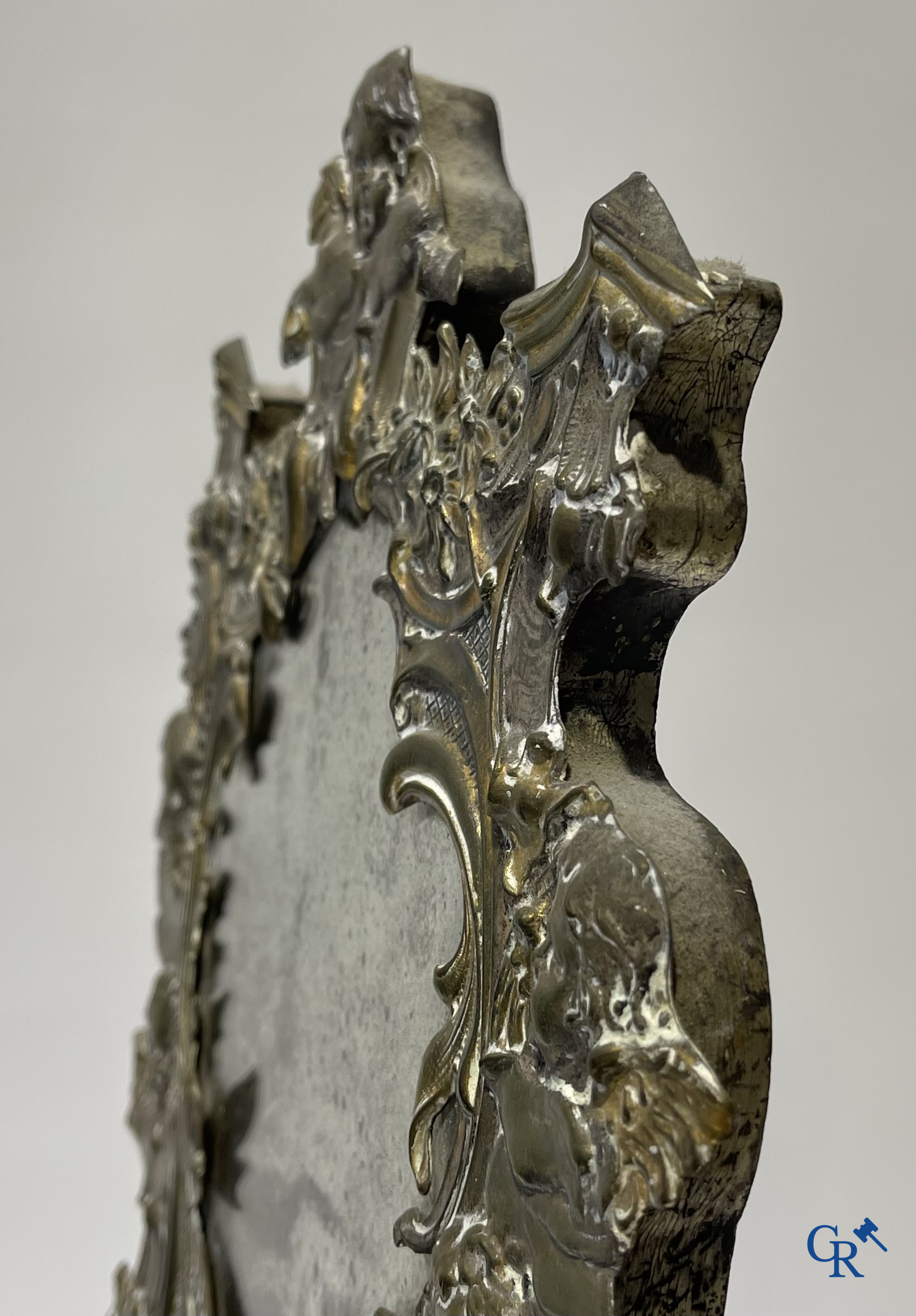 Paar wandlichten met spiegels, koper en bronzen kaarsenhouders. XVIIIe eeuw. Met certificaat uit 1984 van J. Zeberg.