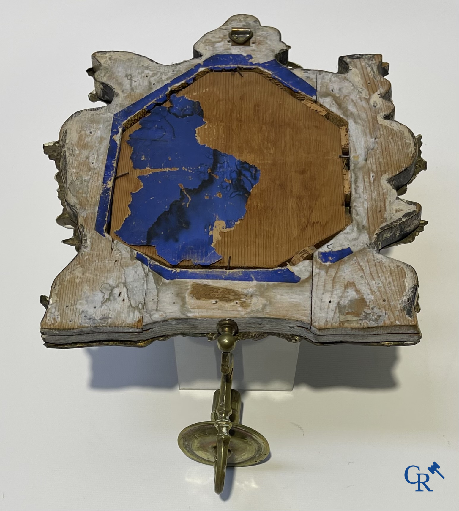 Paar wandlichten met spiegels, koper en bronzen kaarsenhouders. XVIIIe eeuw. Met certificaat uit 1984 van J. Zeberg.