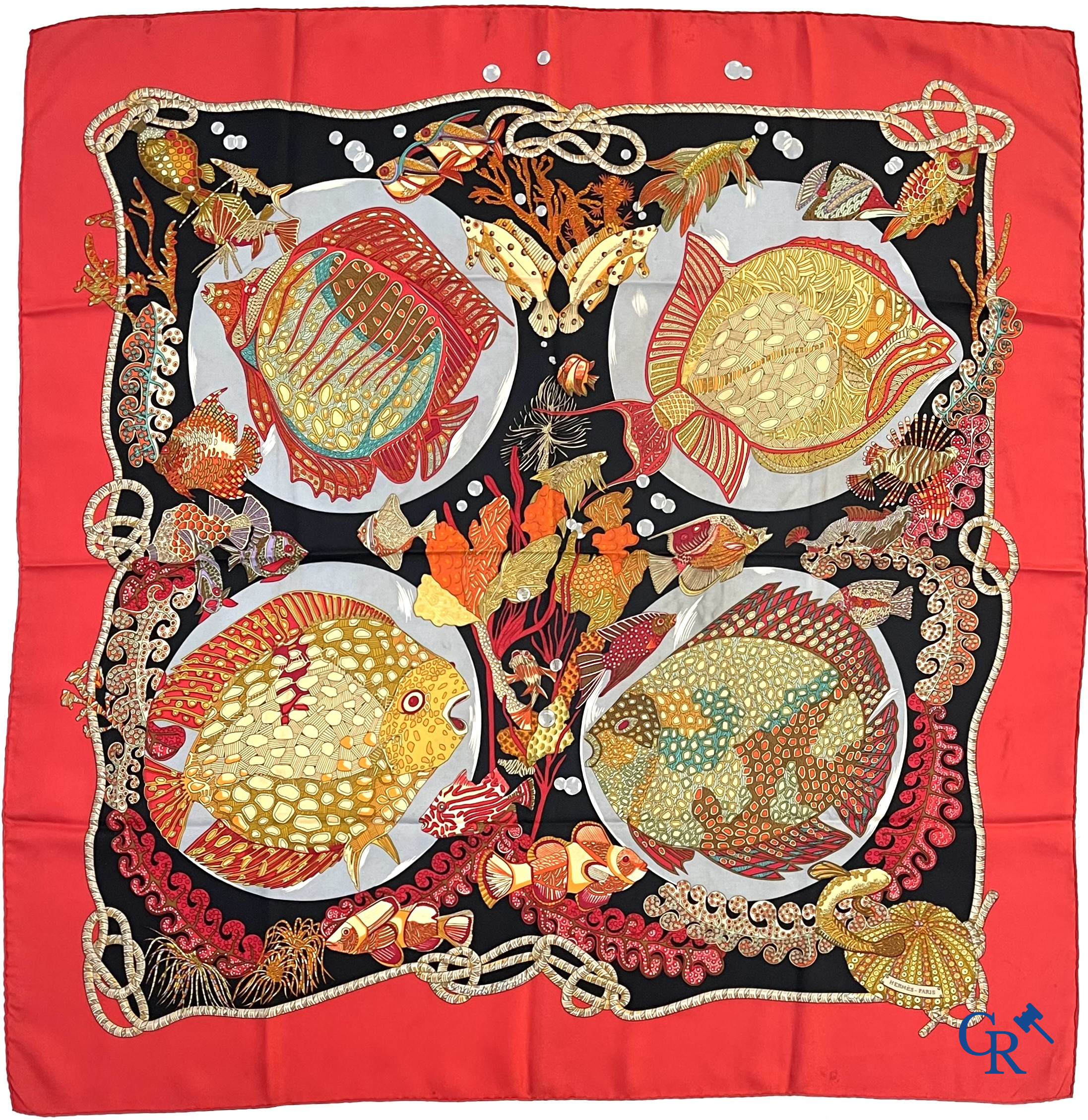 HERMES Paris. 2 Hermès sjaals in originele doos. Grands Fonds, Annie Faivre en Kachinas, Kermit Oliver.