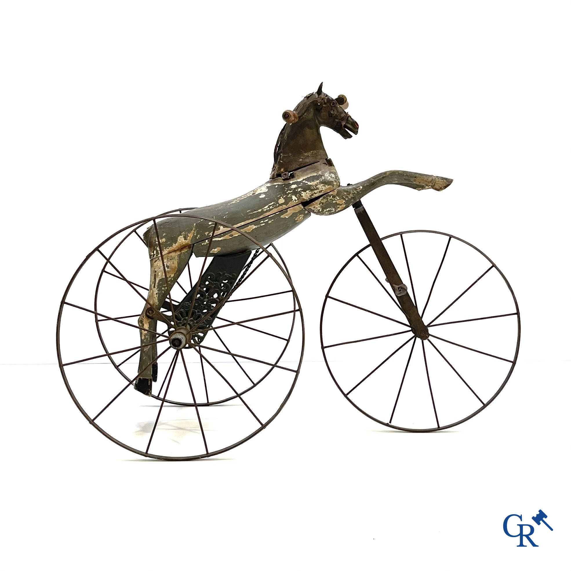 Oud speelgoed. Napoleon III fietspaard of driewieler in hout en metaal. Circa 1880.